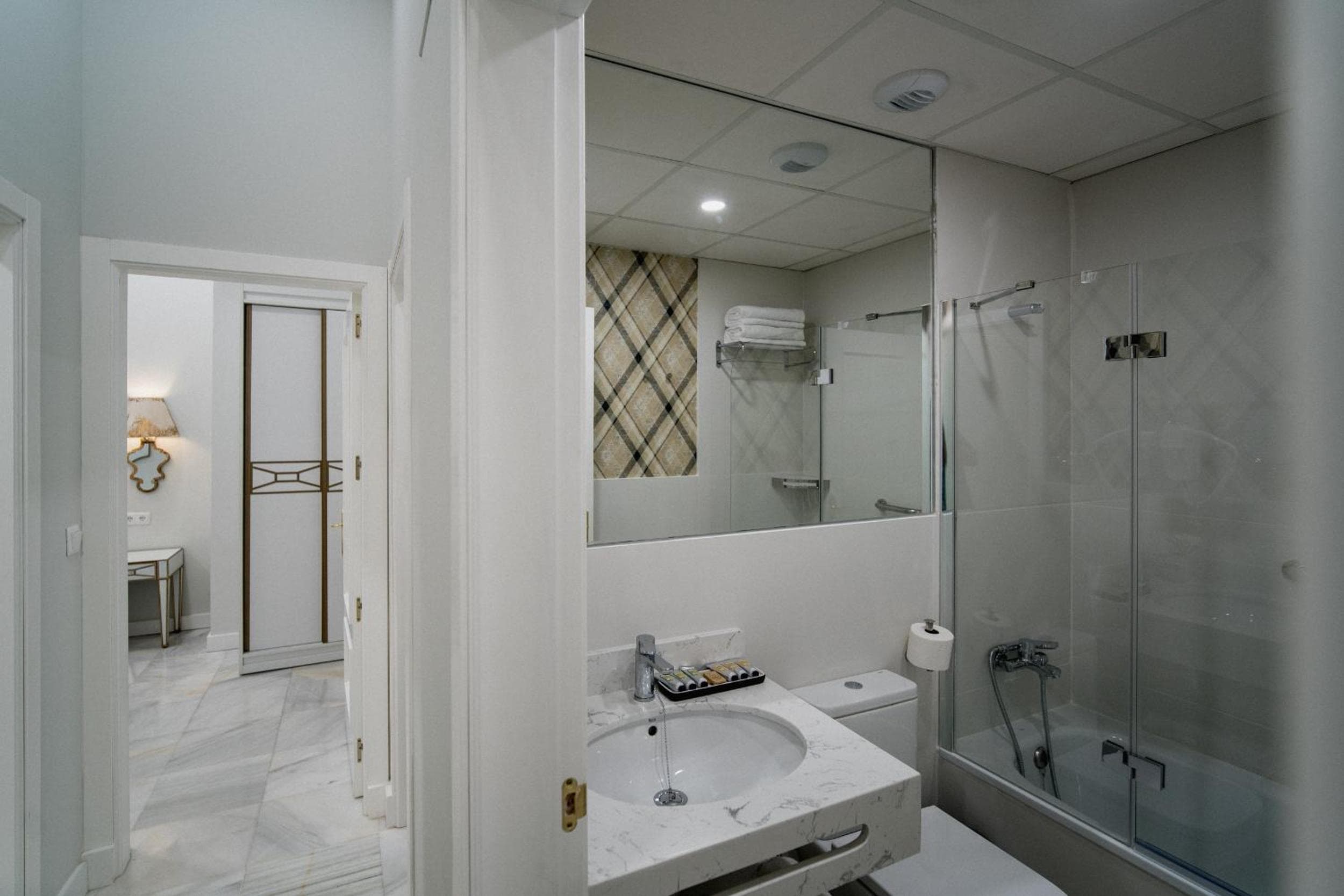 Apartamentos Abreu Suites — 11