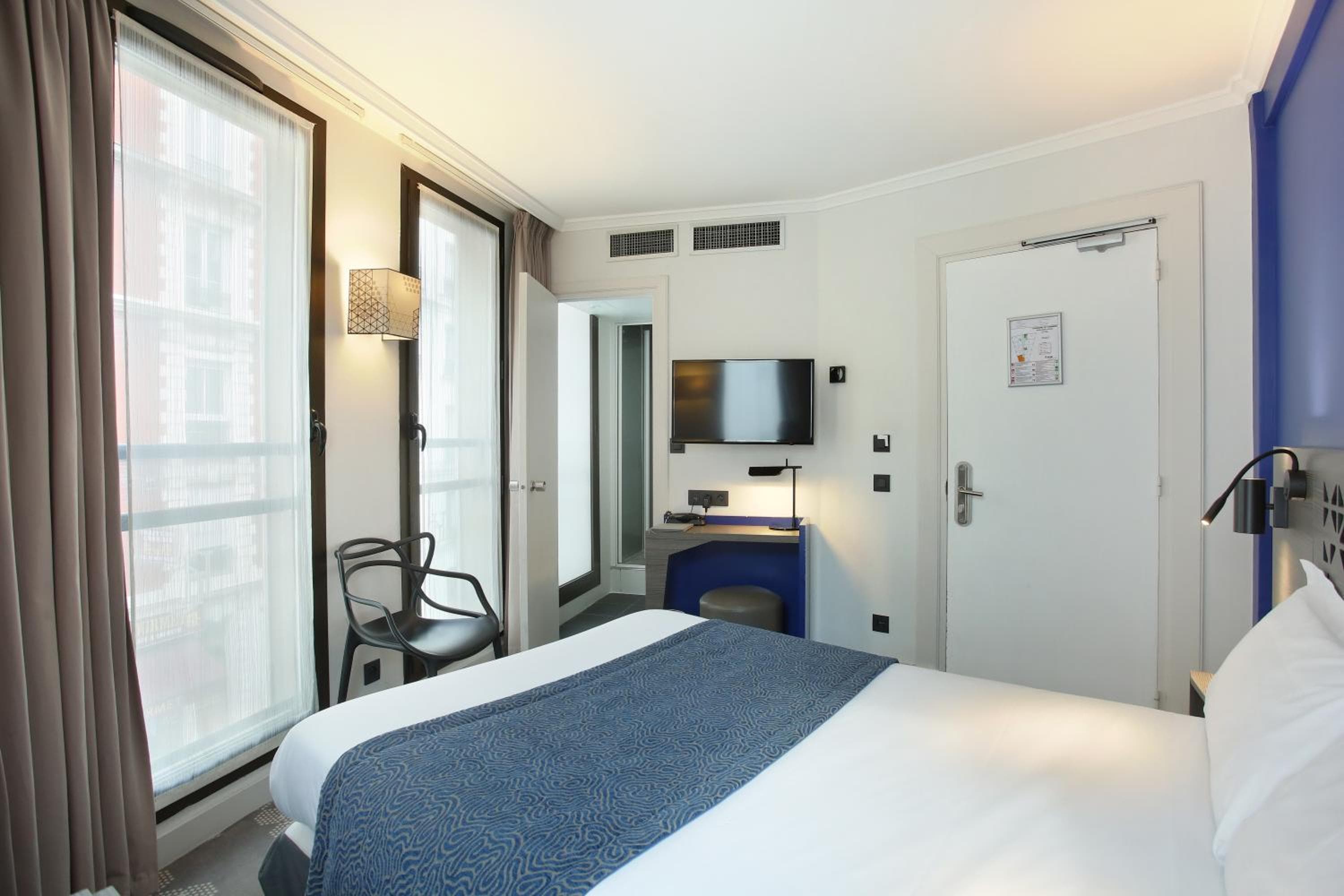 Hotel Eiffel Capitol — 8
