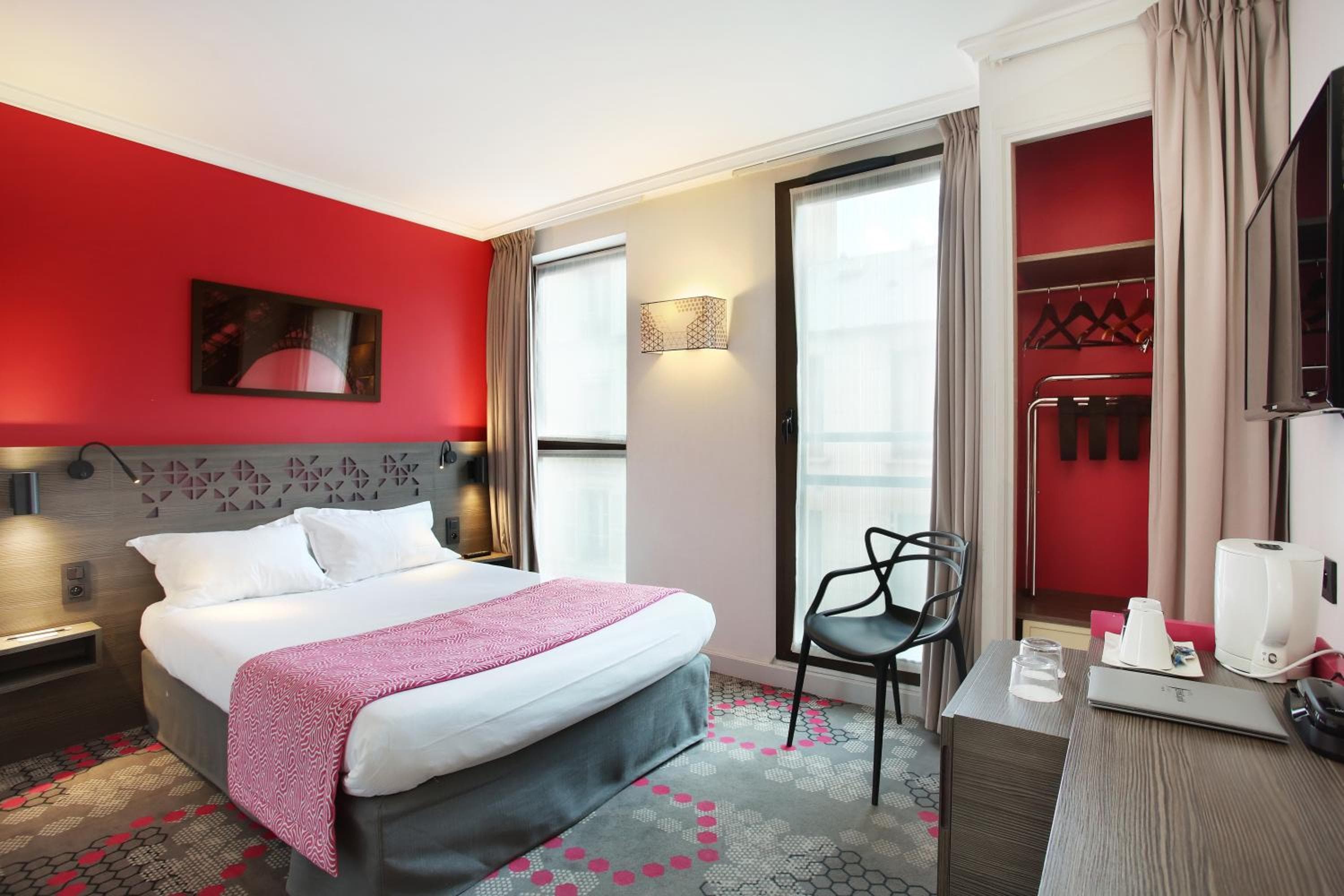 Hotel Eiffel Capitol — 18