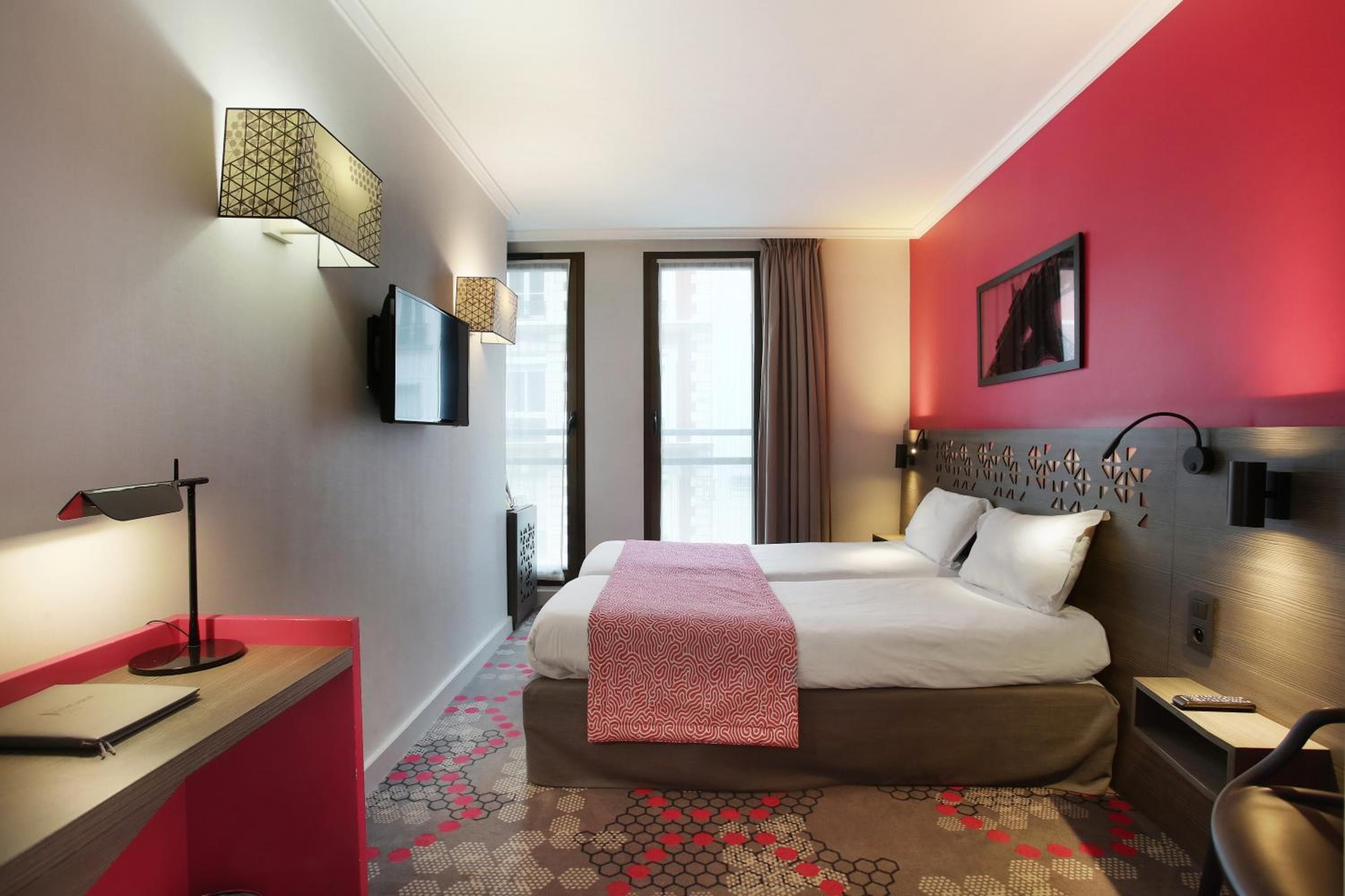 Hotel Eiffel Capitol — 20