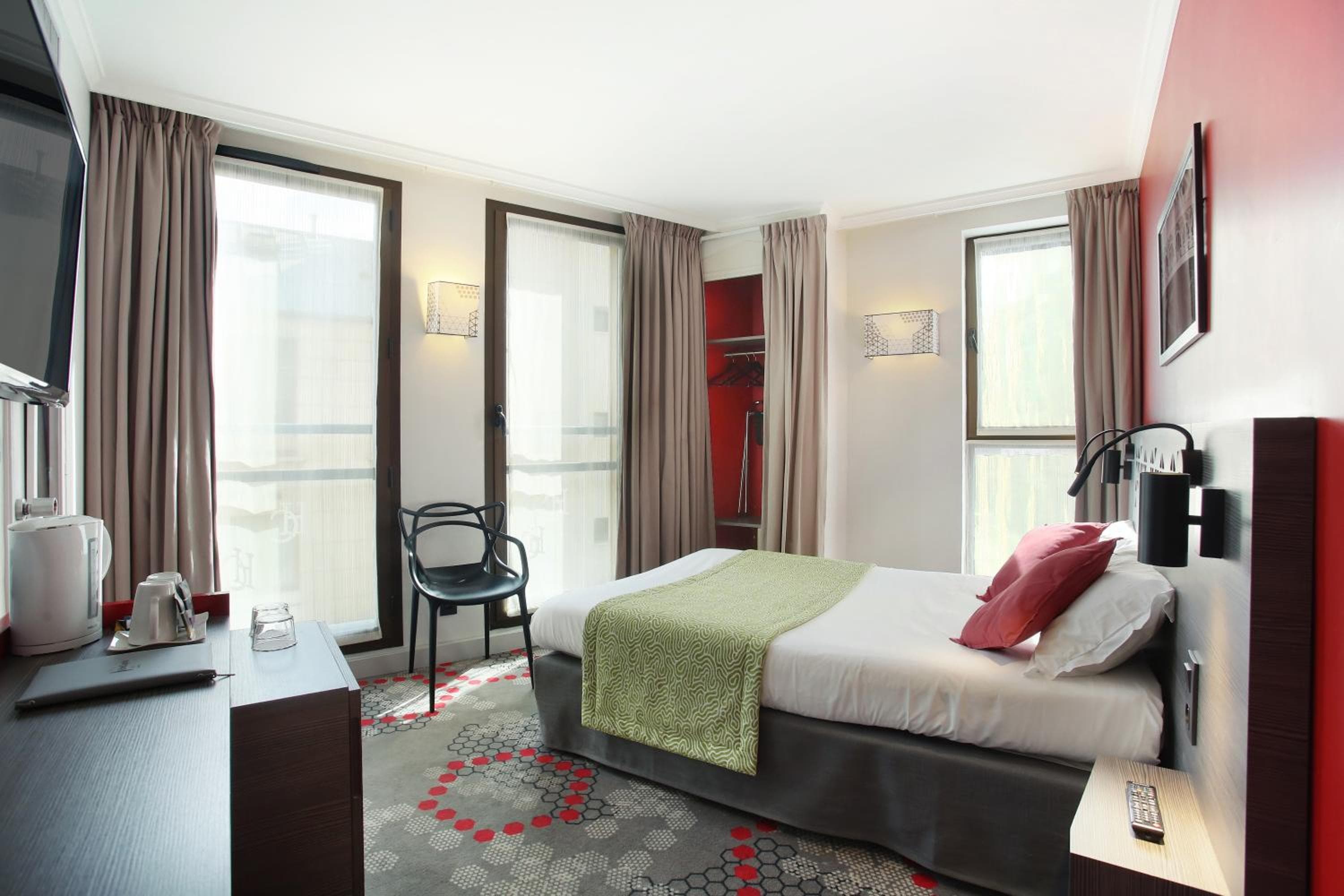 Hotel Eiffel Capitol — 22