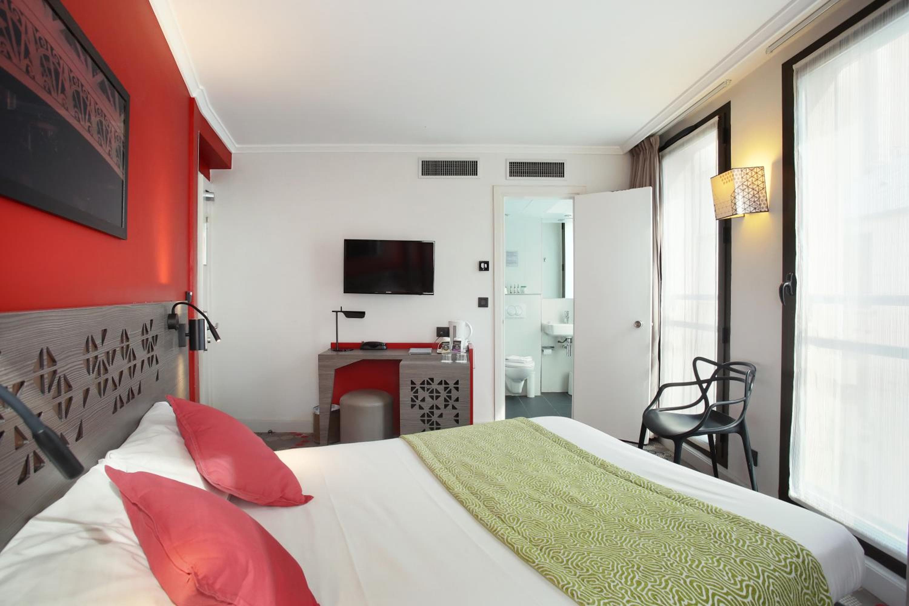 Hotel Eiffel Capitol — 24