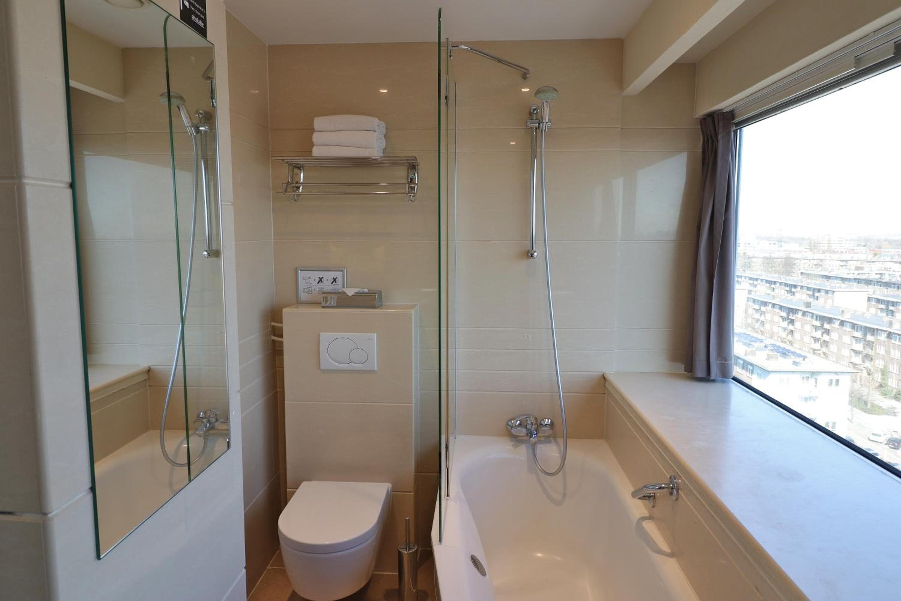 XO Hotels Blue Tower — 15