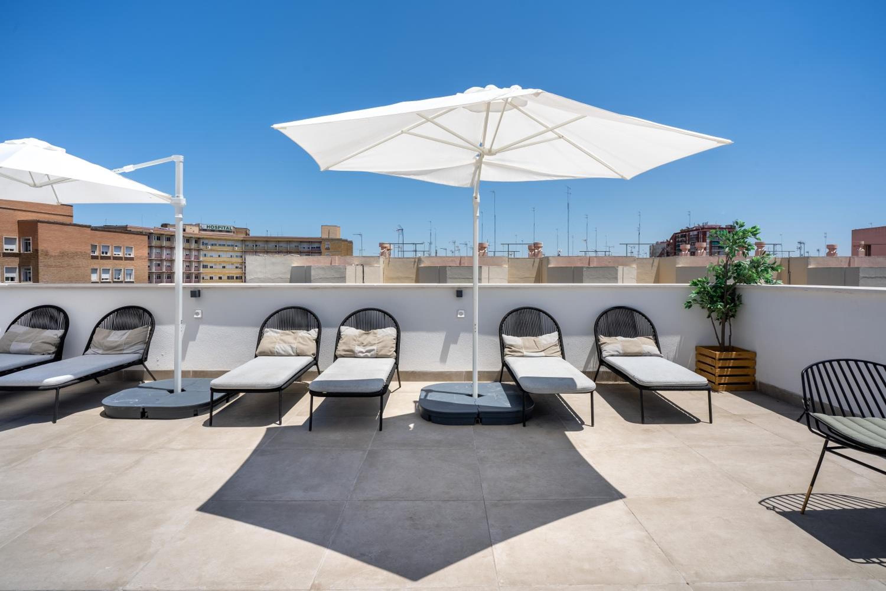 limehome Sevilla Calle Torcuato Luca de Tena - Digital Access — 19