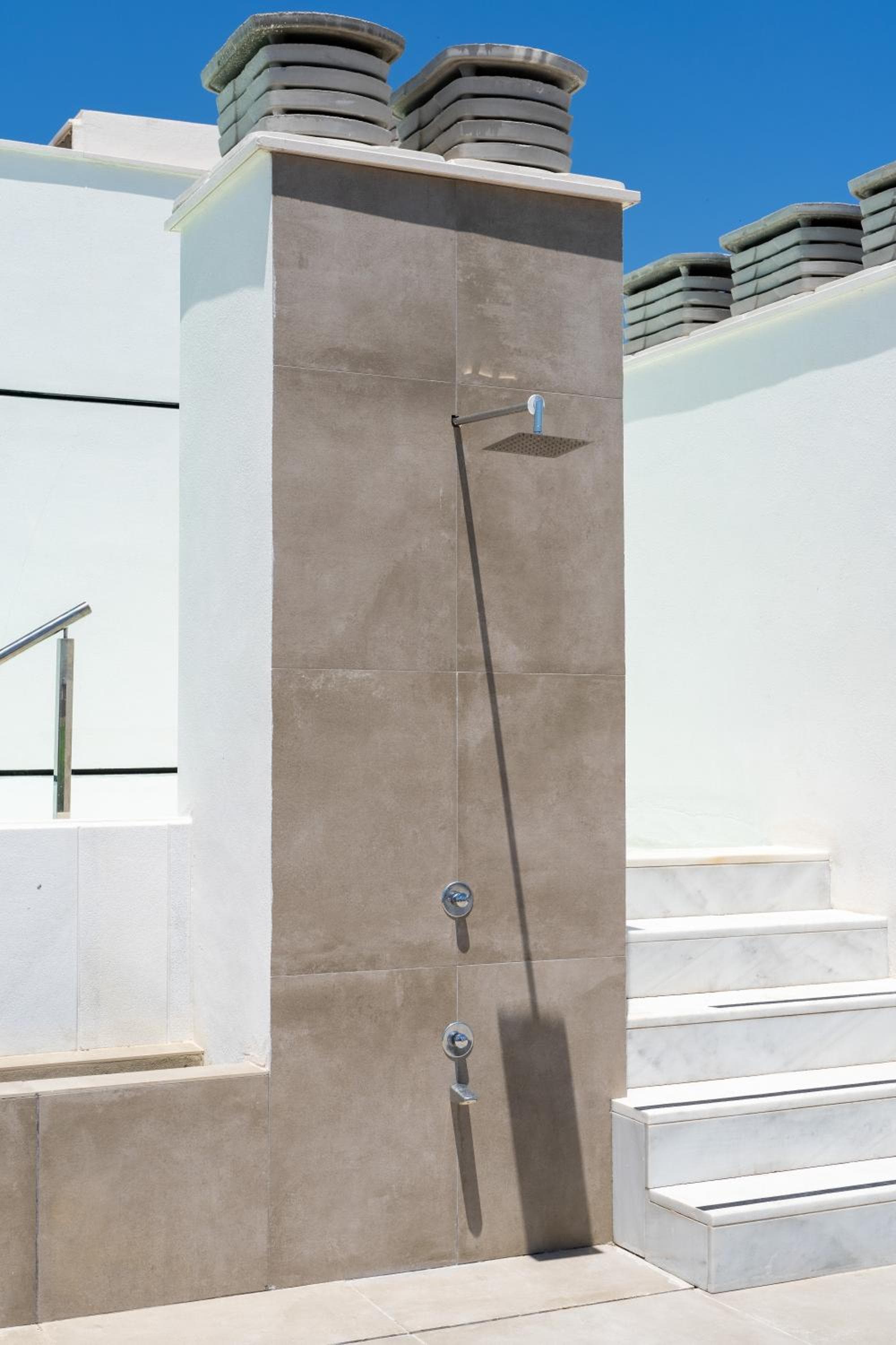 limehome Sevilla Calle Torcuato Luca de Tena - Digital Access — 2