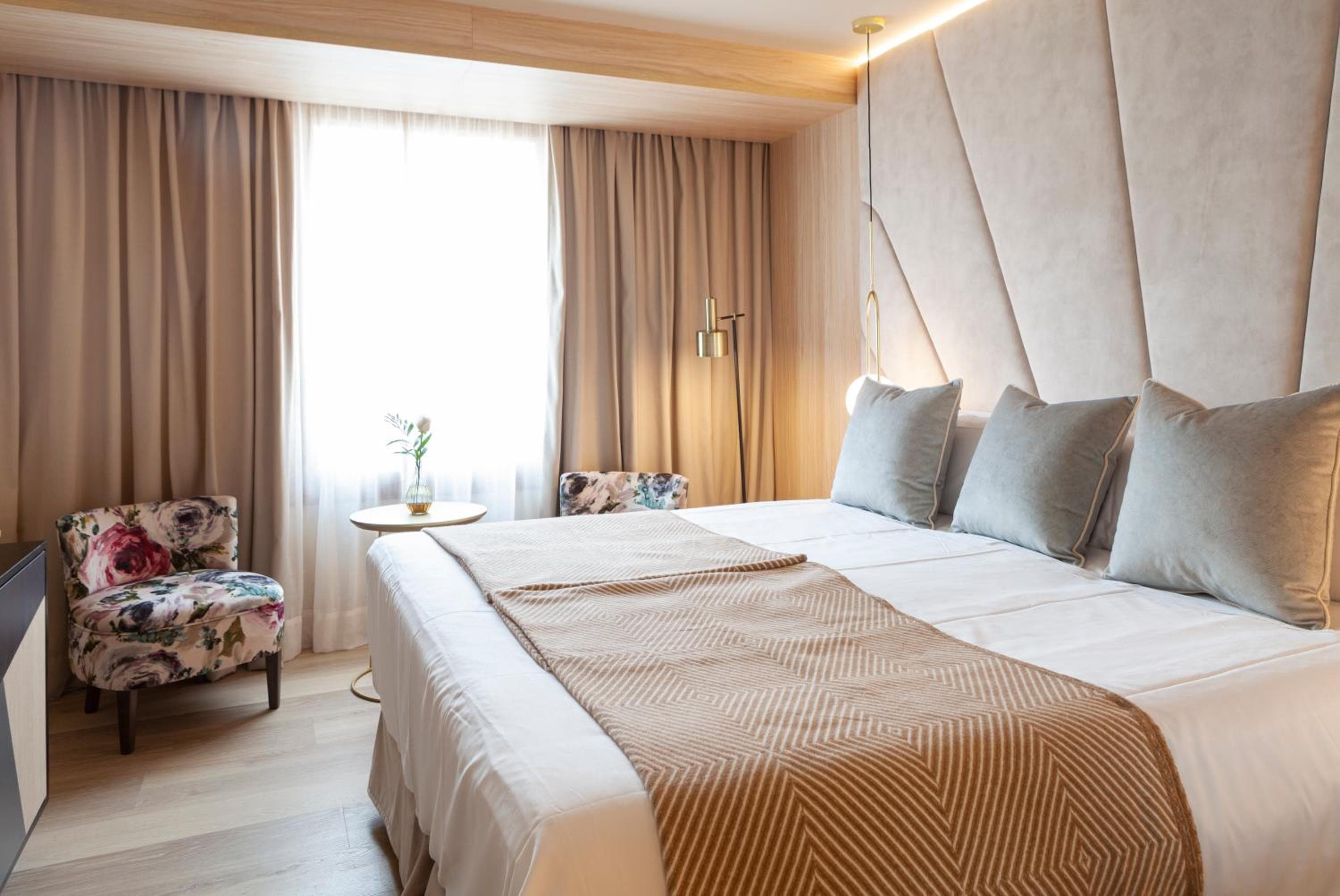 Nivia Born Boutique Hotel — 11