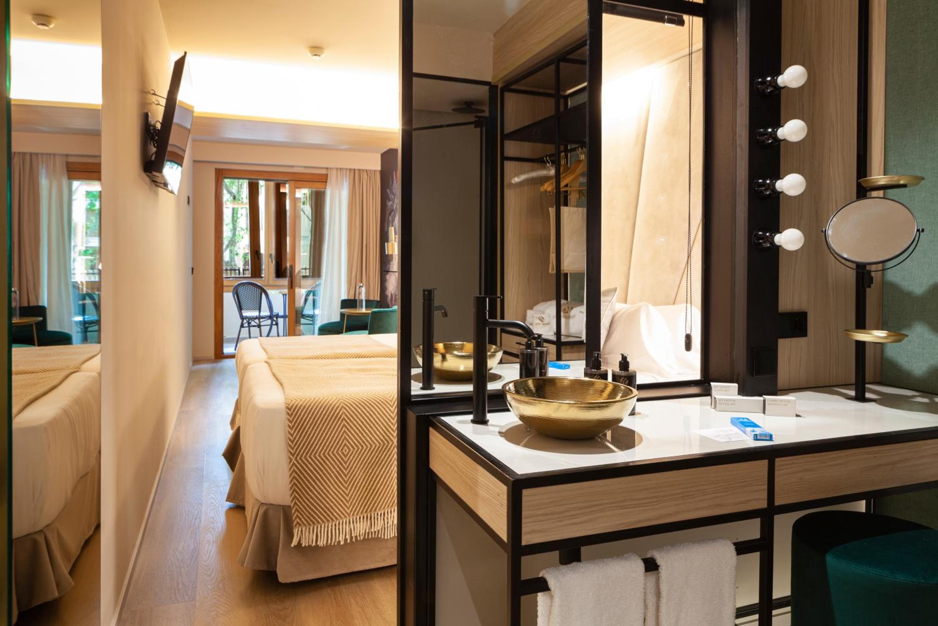 Nivia Born Boutique Hotel — 2
