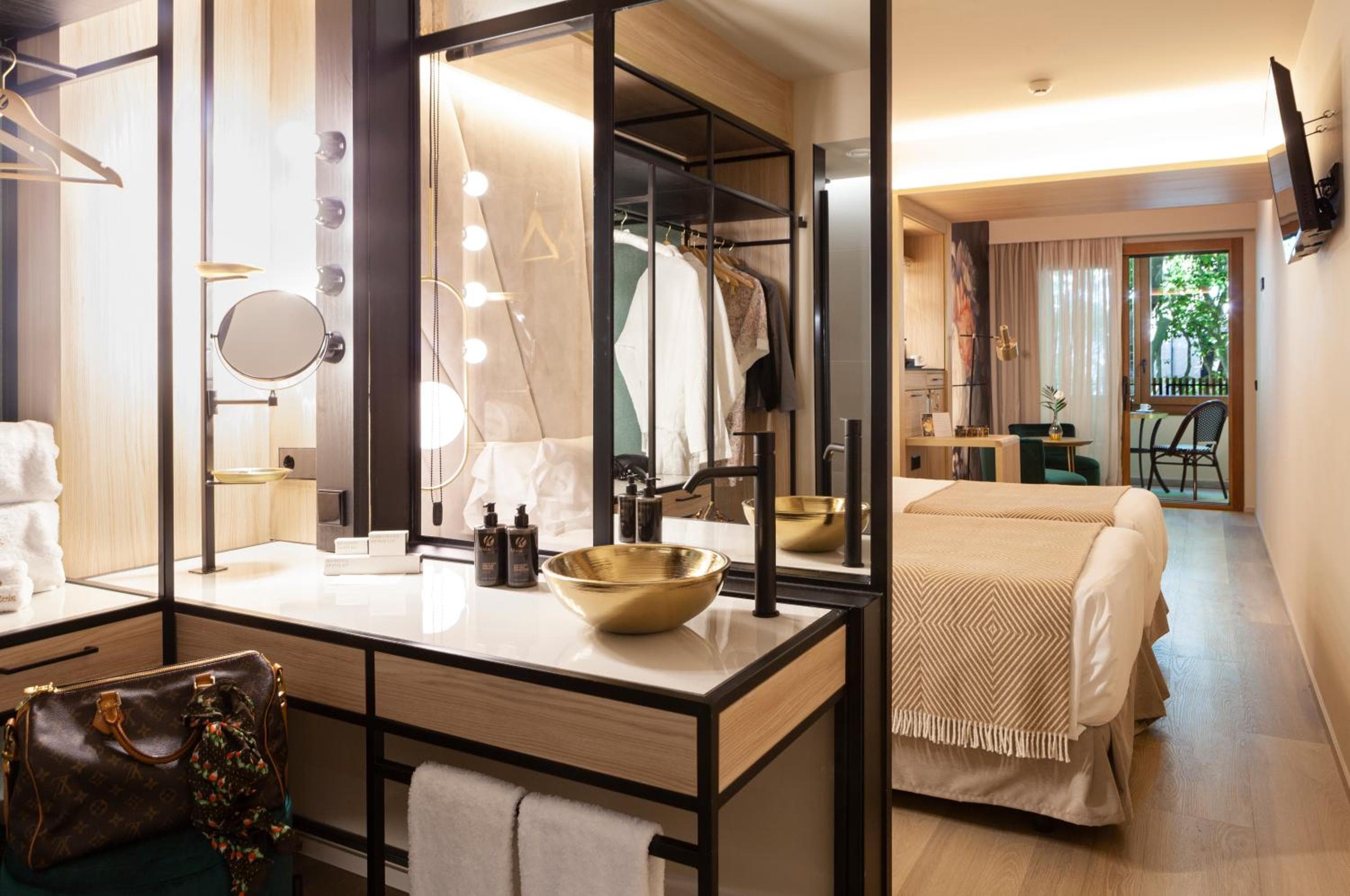 Nivia Born Boutique Hotel — 30