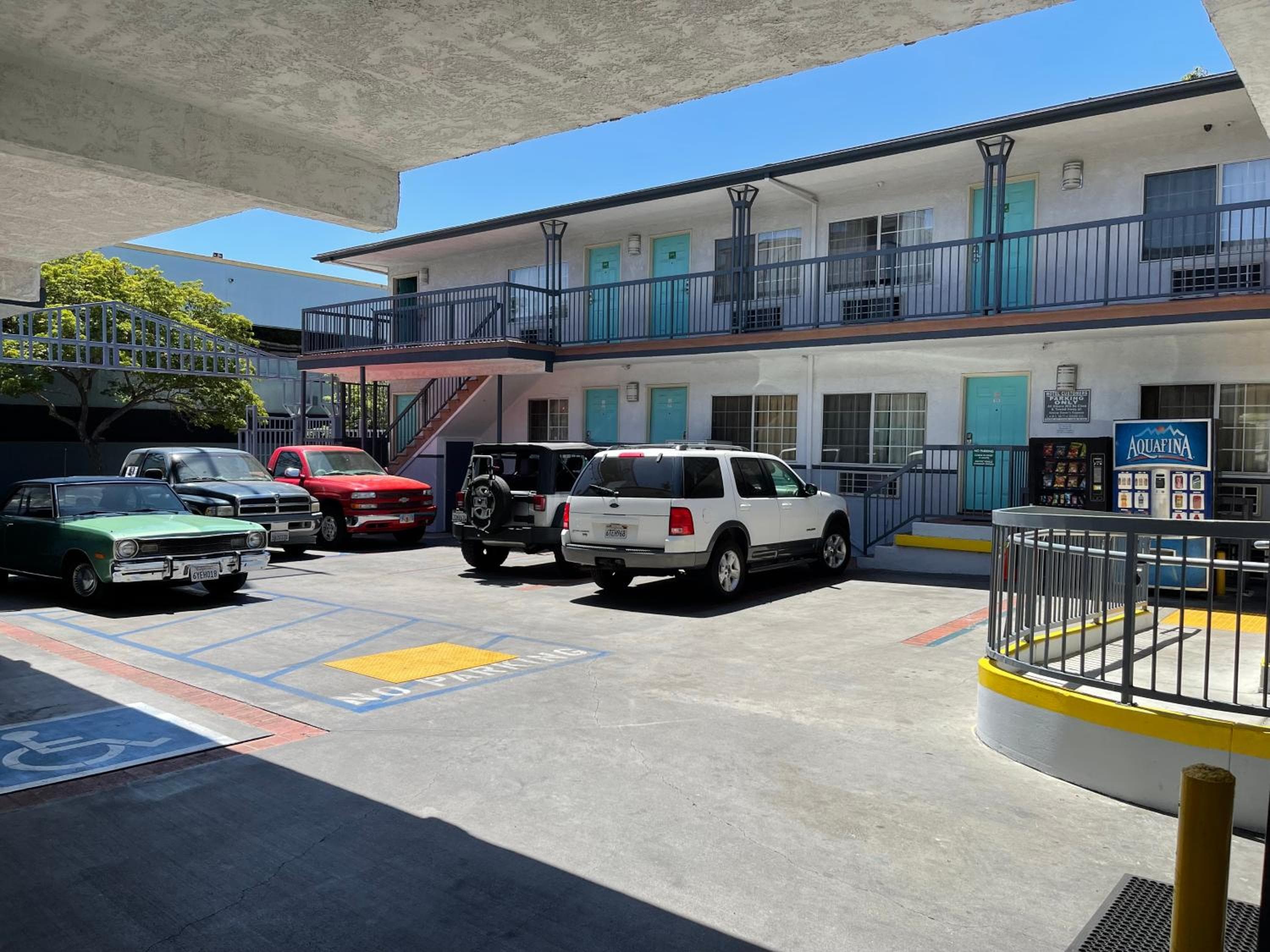 Locanda degli ospiti di Hollywood — 25