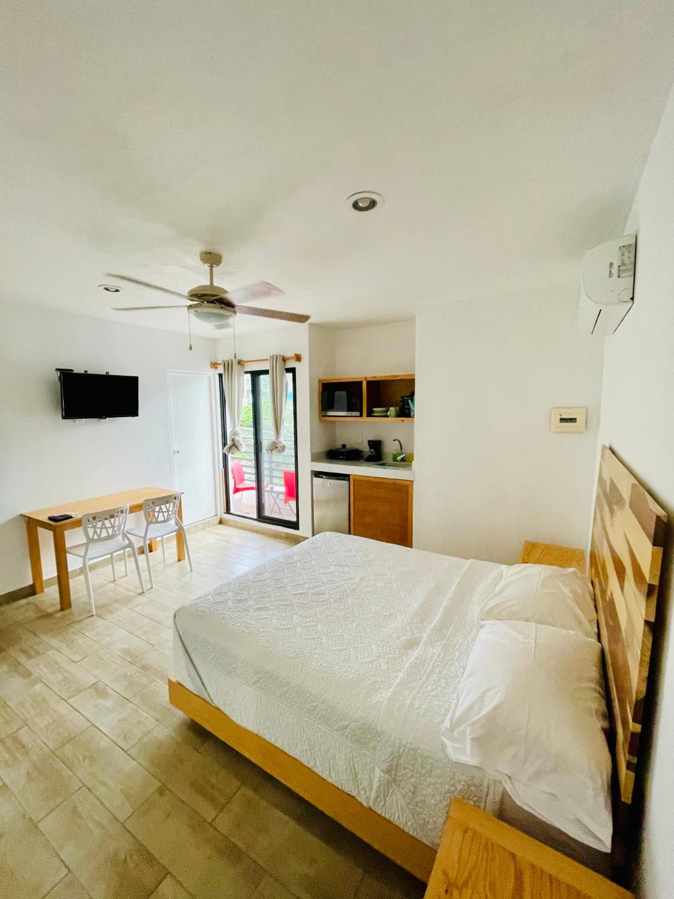 SuitesMB — 30