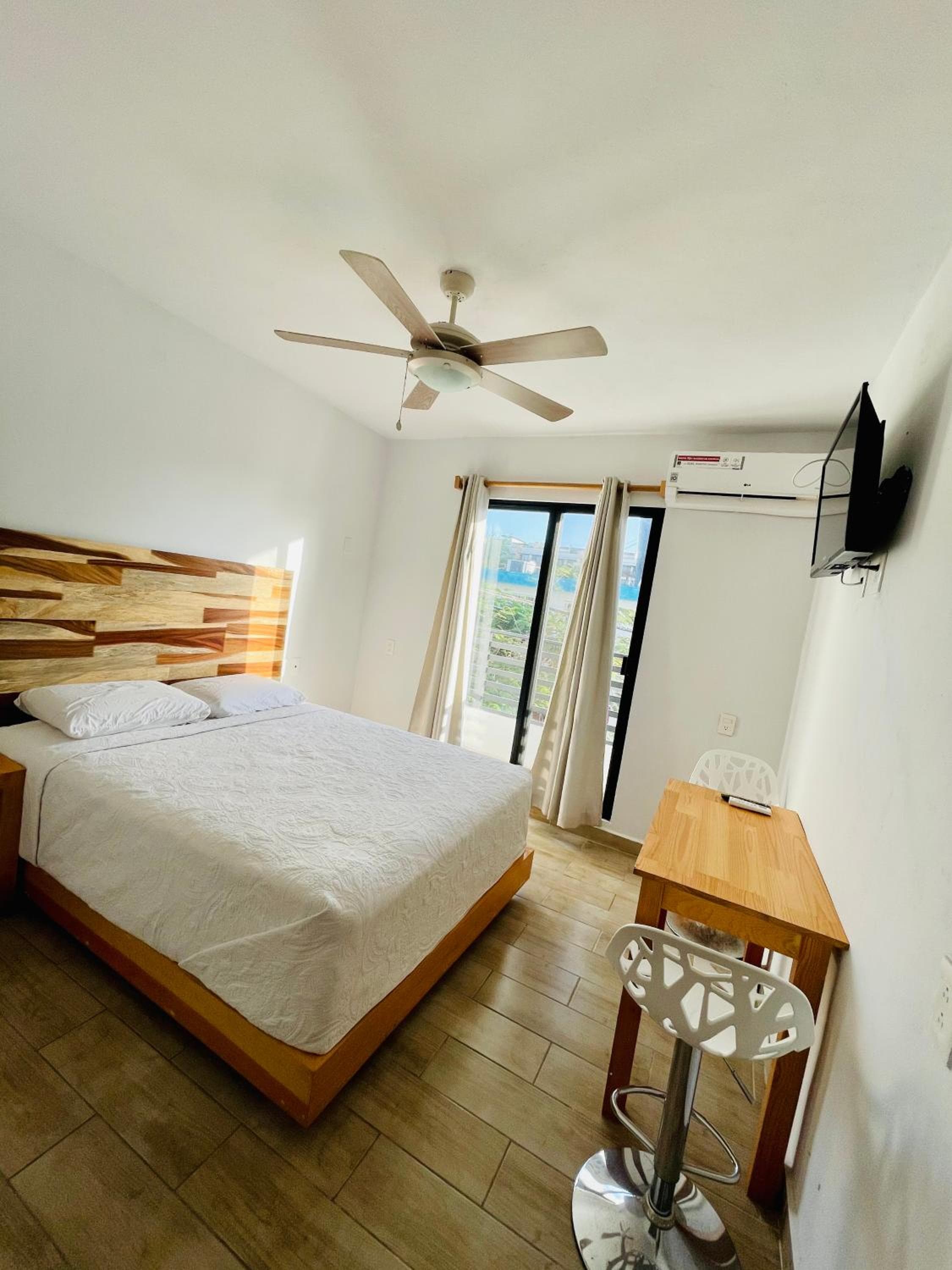 SuitesMB — 29