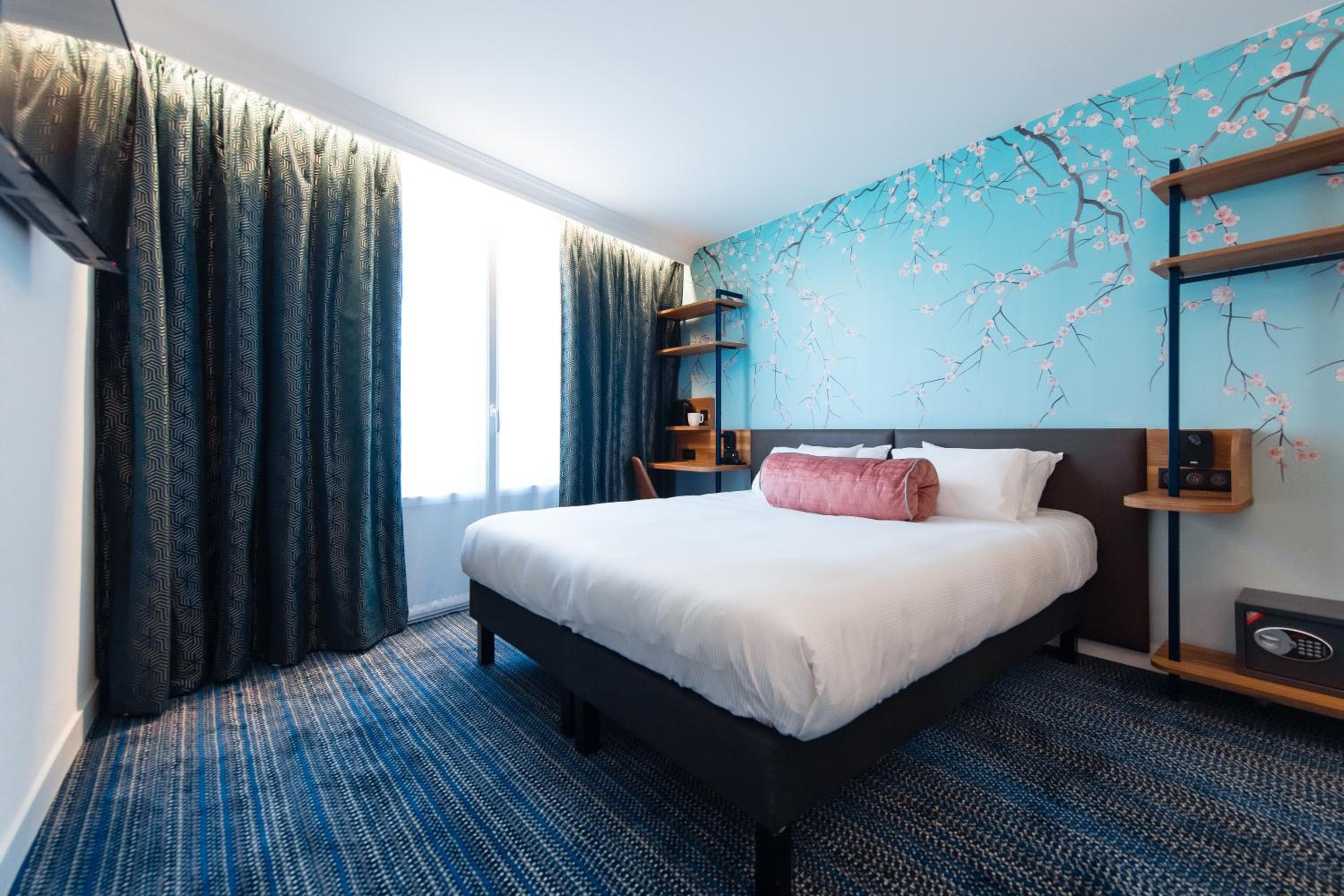Hotel Bleu de Grenelle - Tour Eiffel — 13