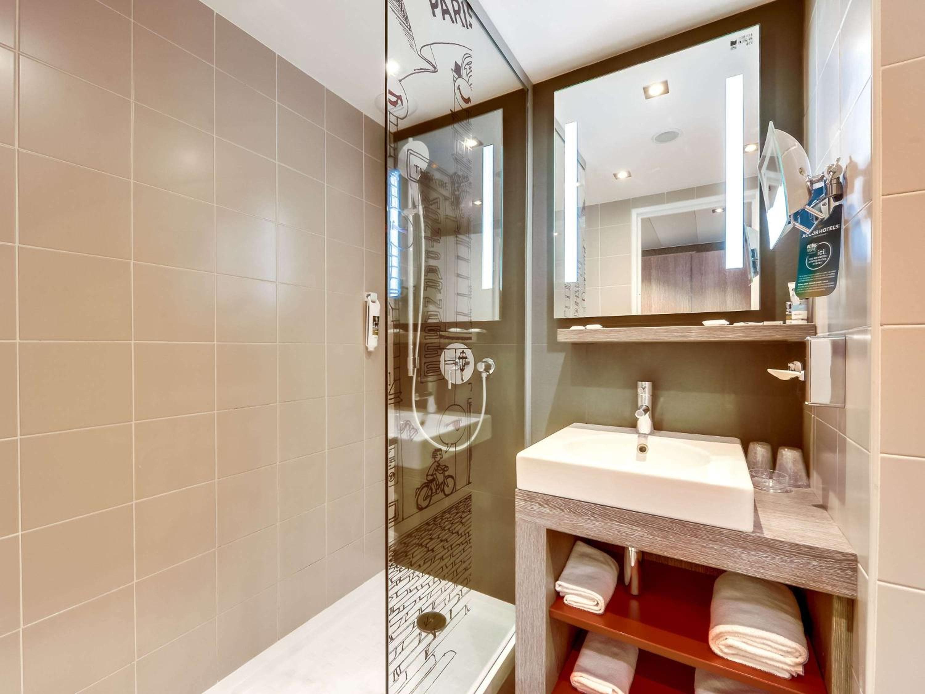 Mercure Paris Centre Gare Montparnasse — 17