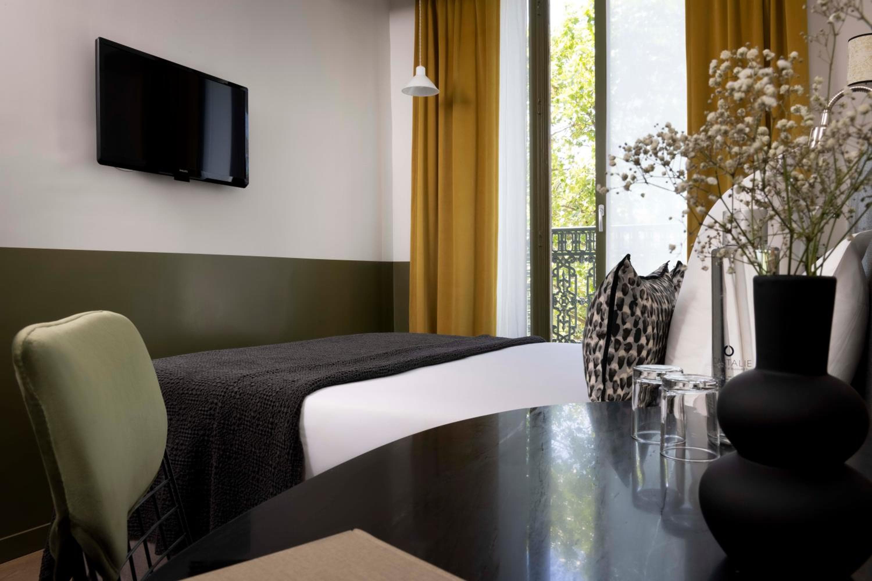 Le Petit Beaumarchais Hotel & Spa — 4