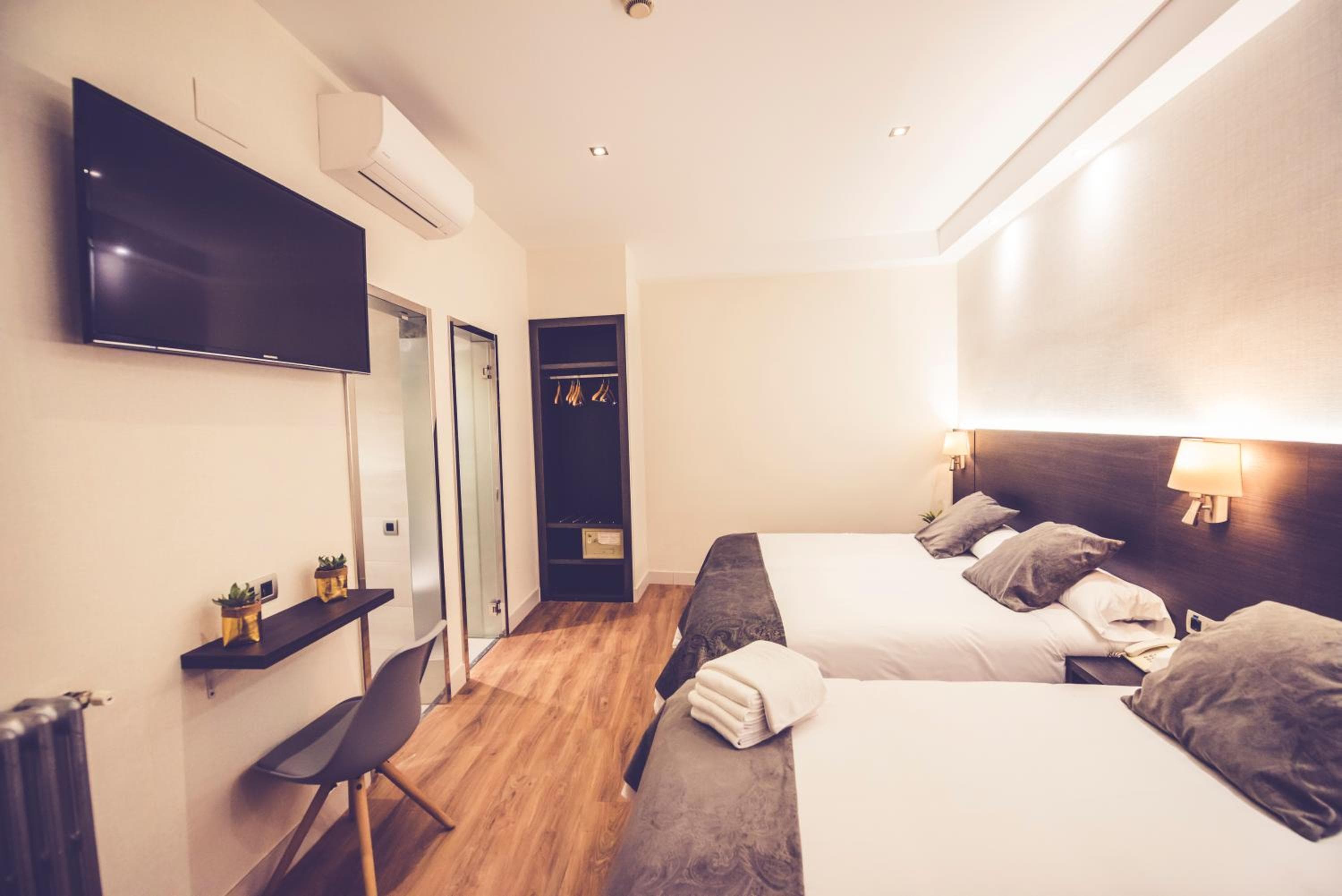 Hostal Marlasca — 25