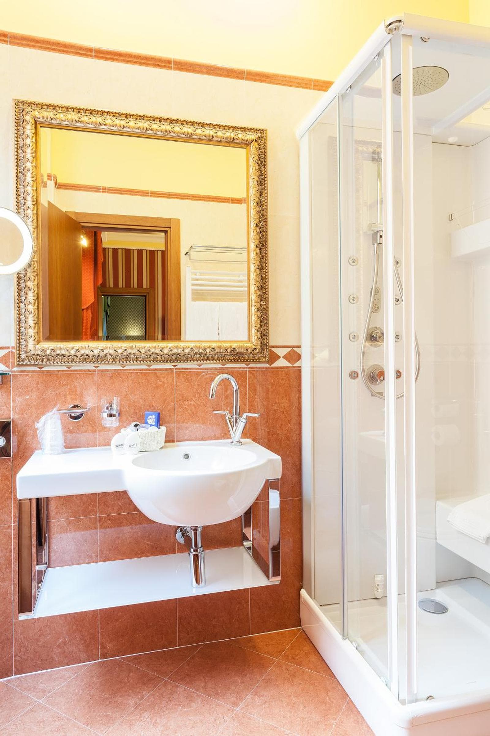 Hotel Manfredi Suite In Rome — 22