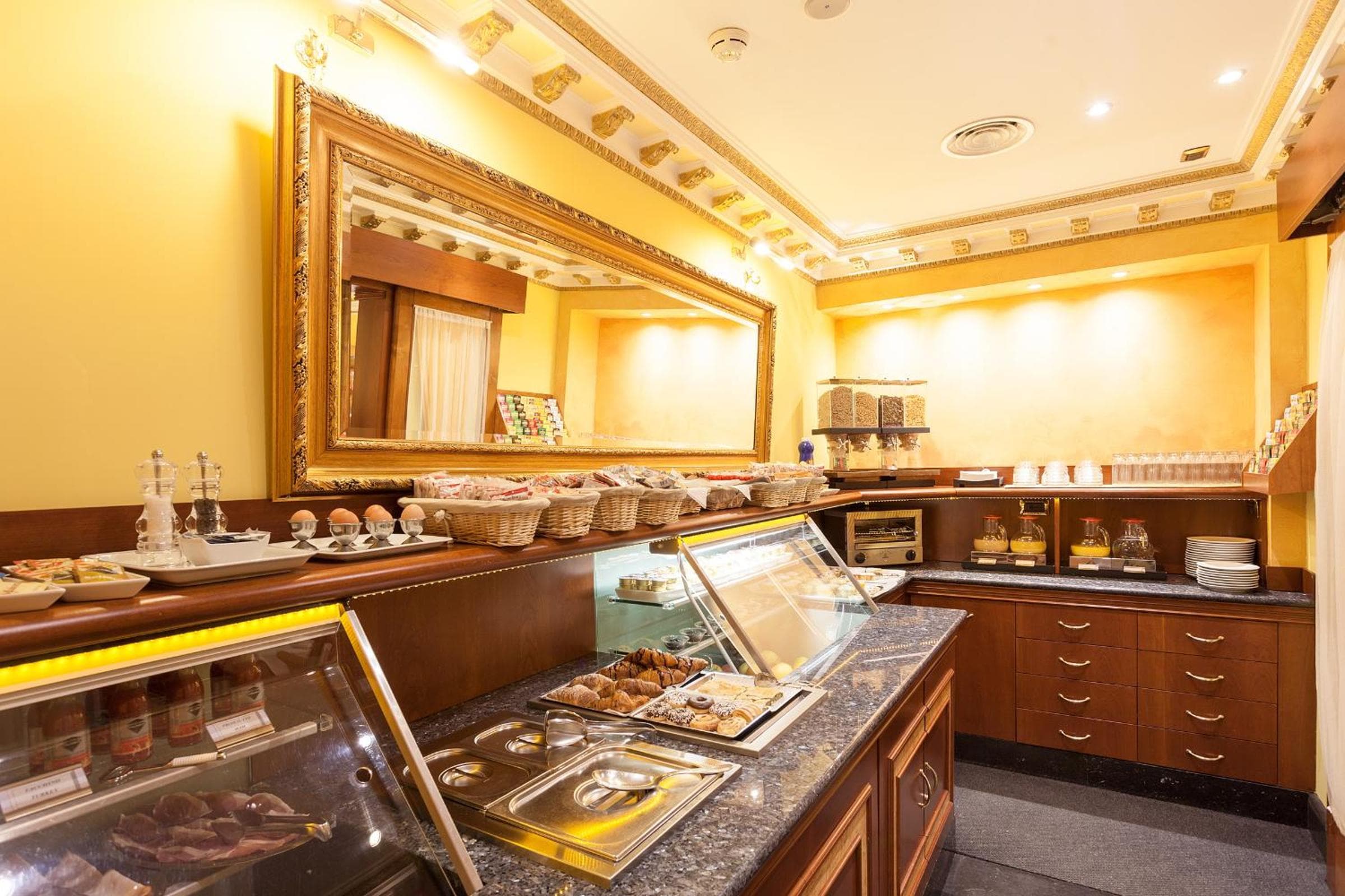 Hotel Manfredi Suite In Rome — 18