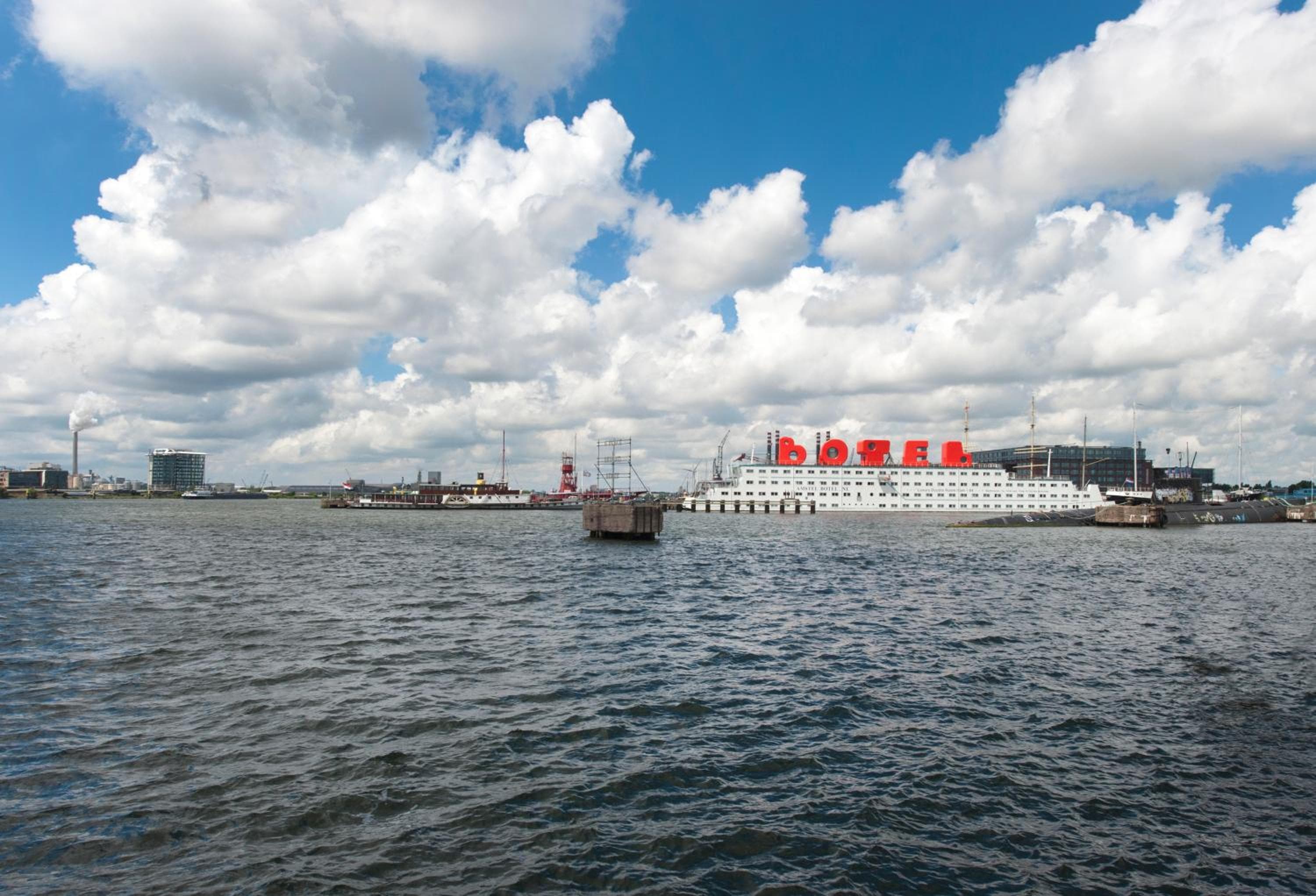 Botel — 3