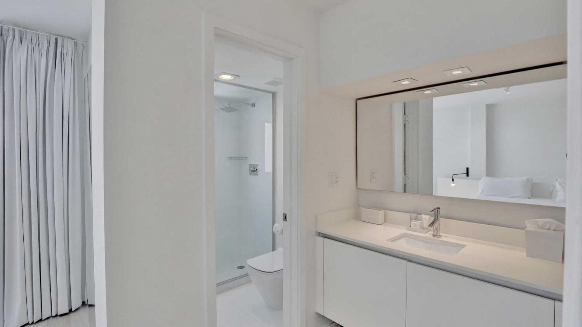 Beach Haus Key Biscayne Contemporary Apartments — 13