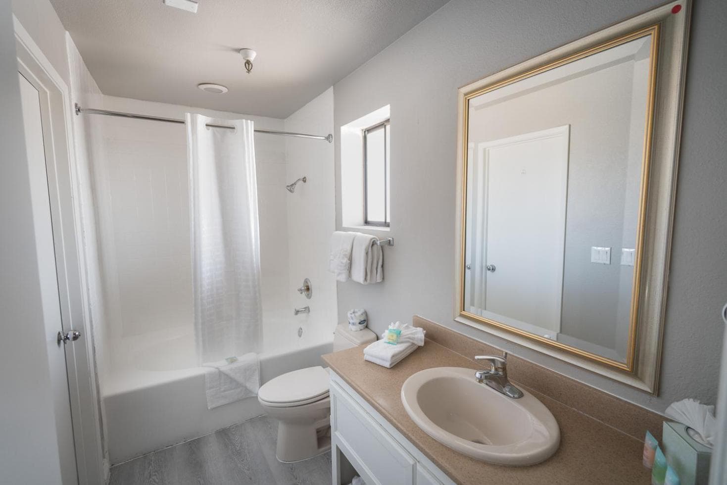 Alexis Park All Suite Resort — 7