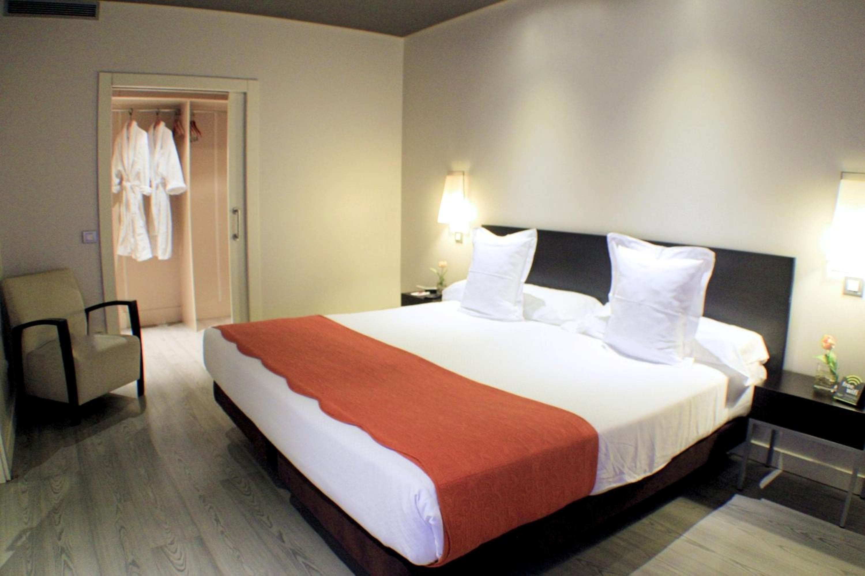 Suites Viena Plaza de España — 13