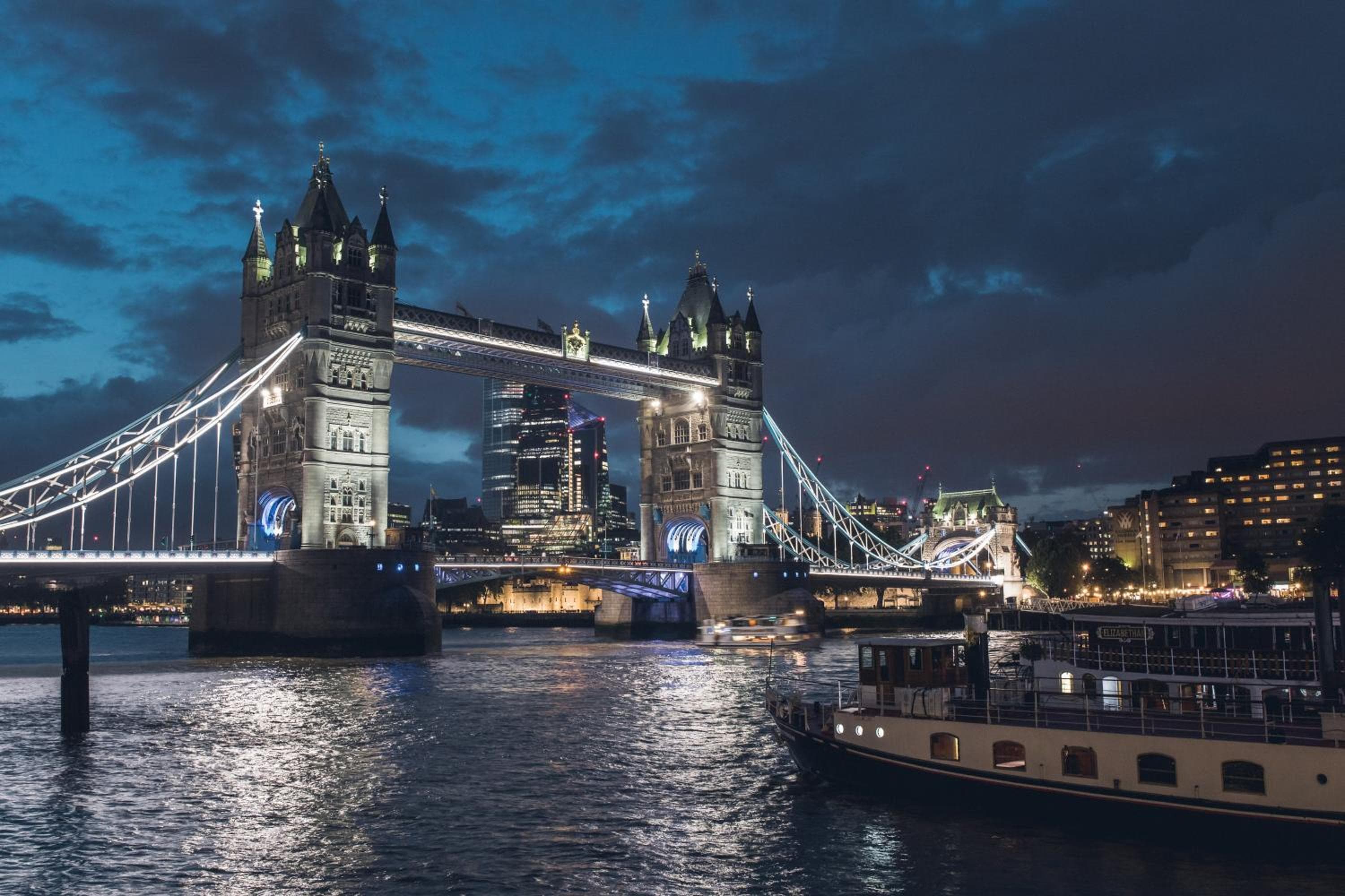 citizenM Tower of London — 2
