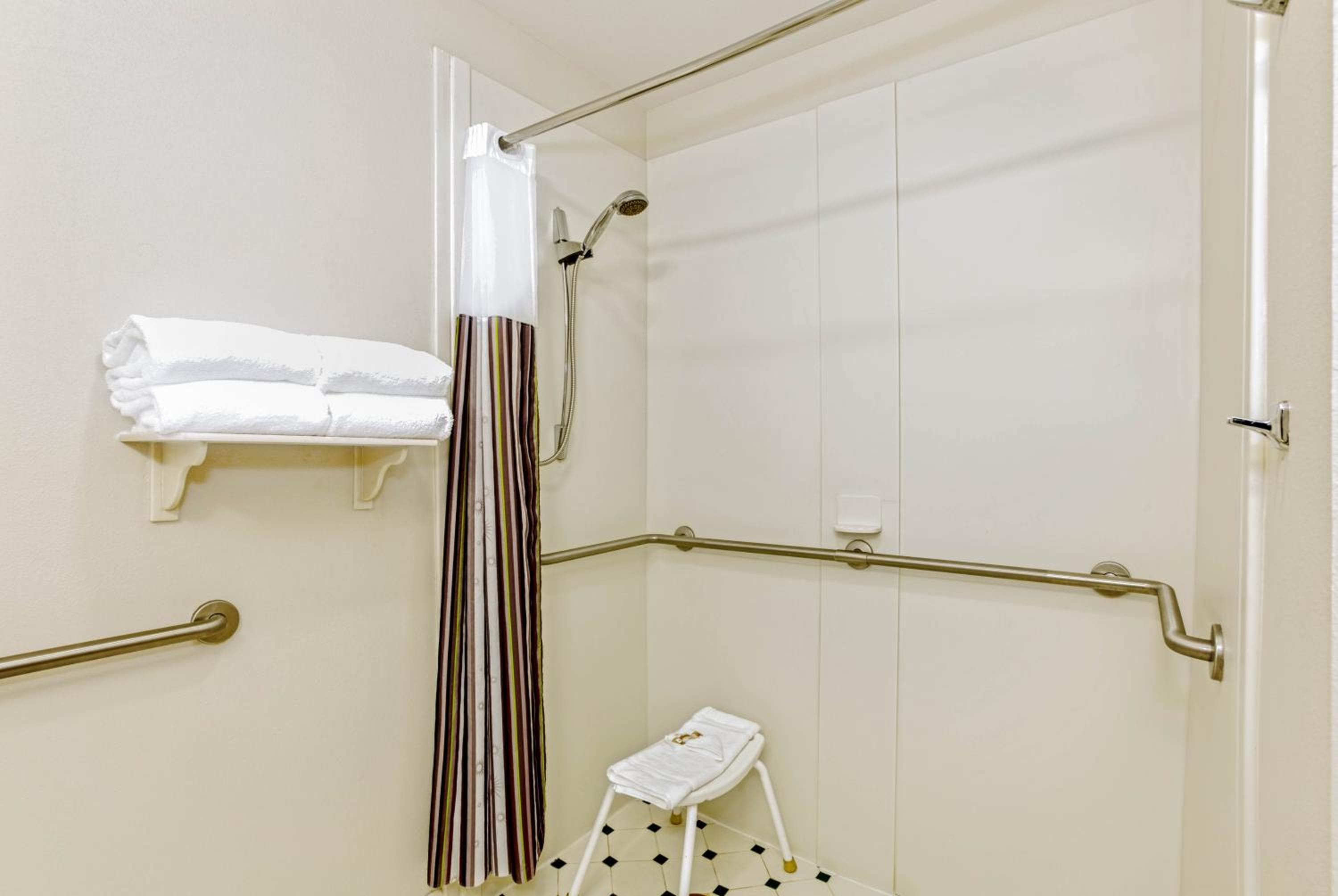 La Quinta by Wyndham Orlando I Drive/Conv Center — 24