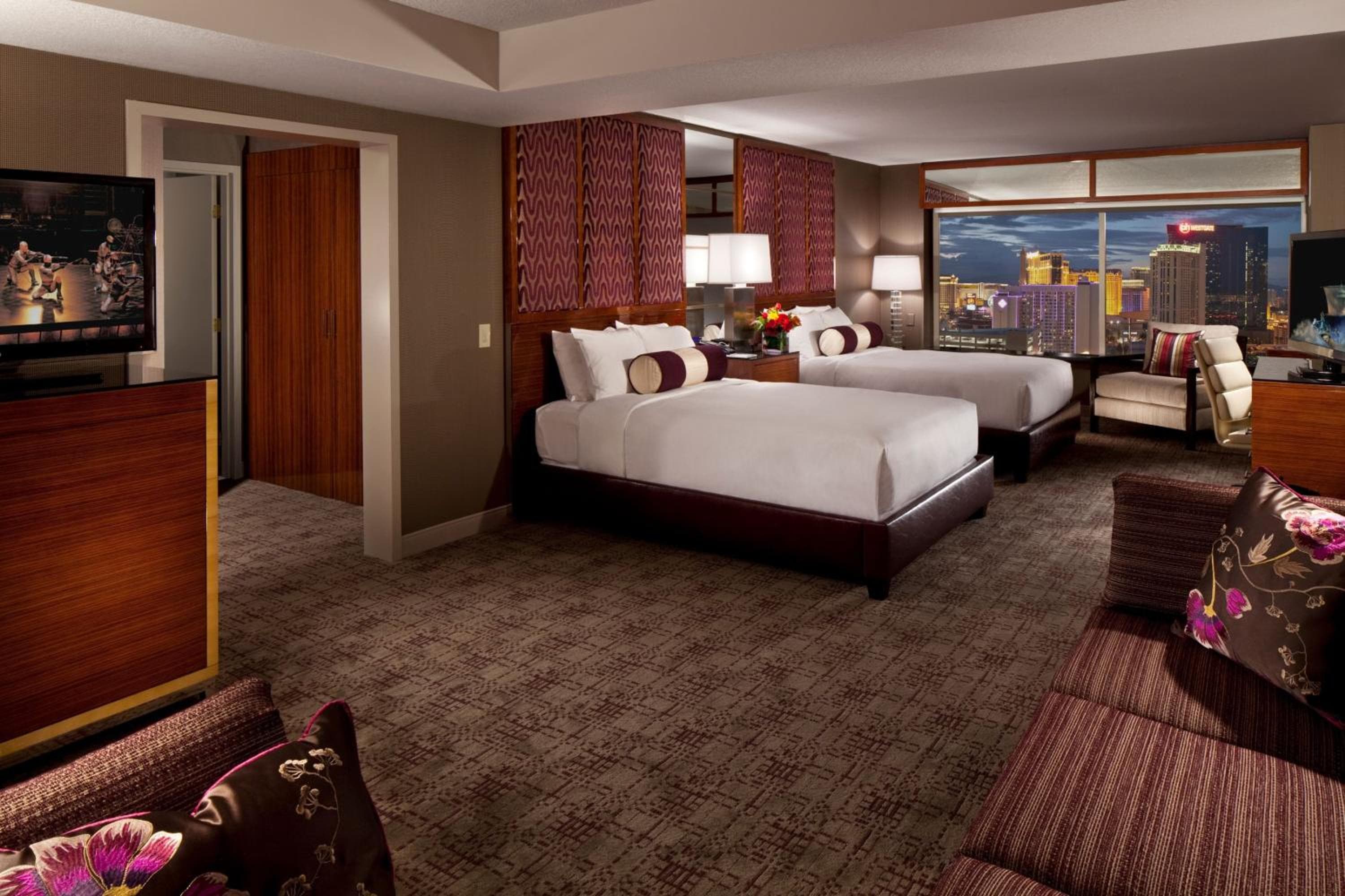 Grand Hotel — 30