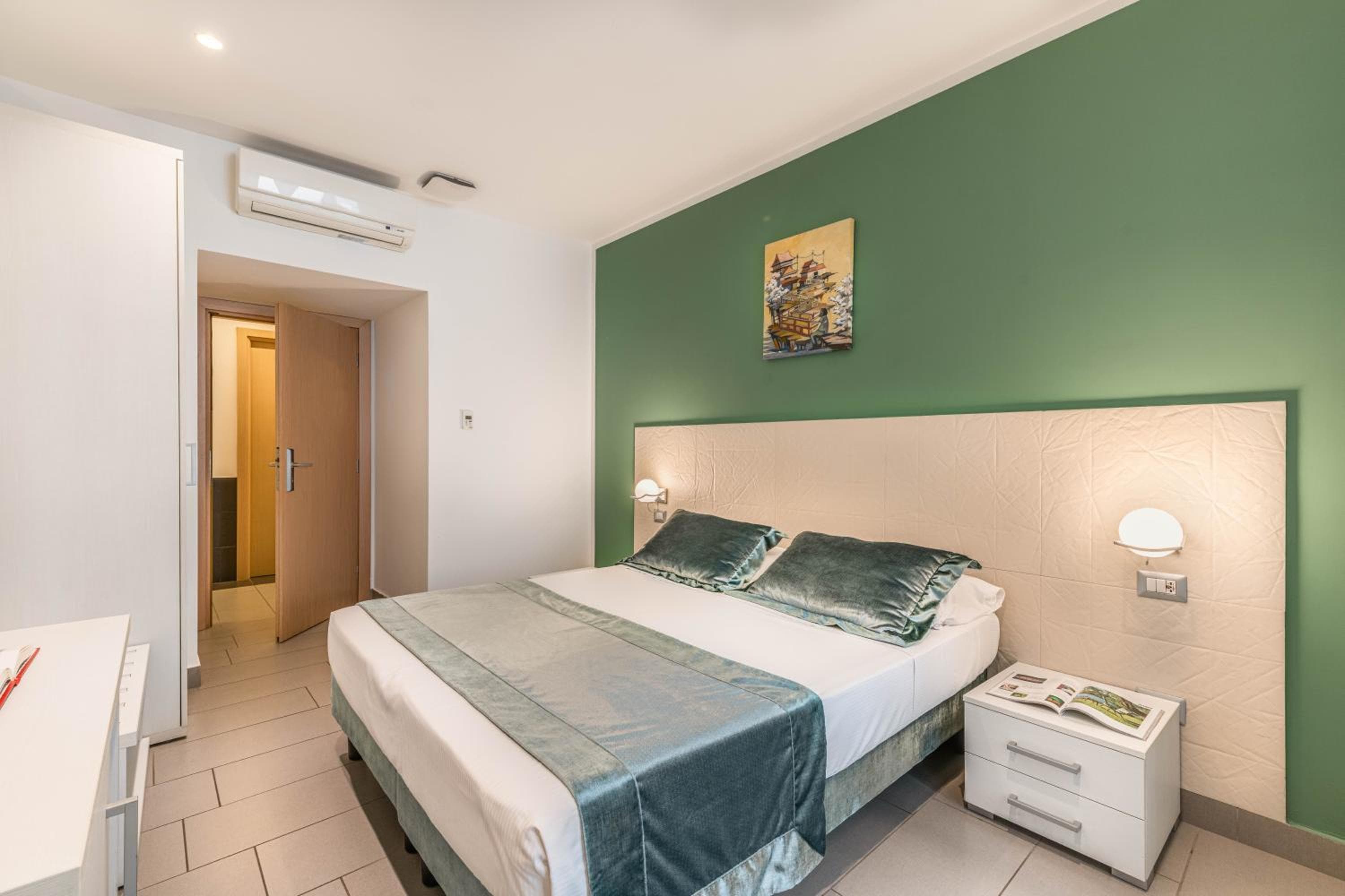 Trevi Palace Hotel — 23