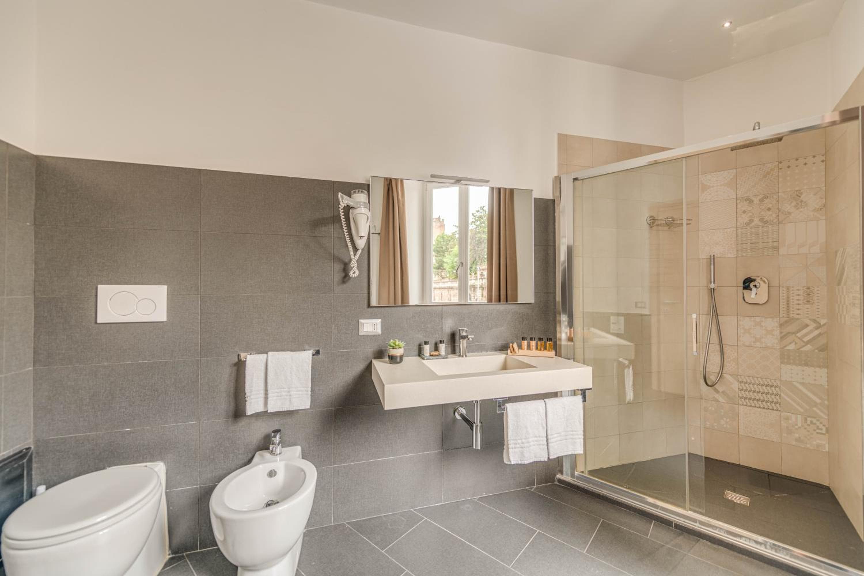 Trevi Palace Hotel — 4