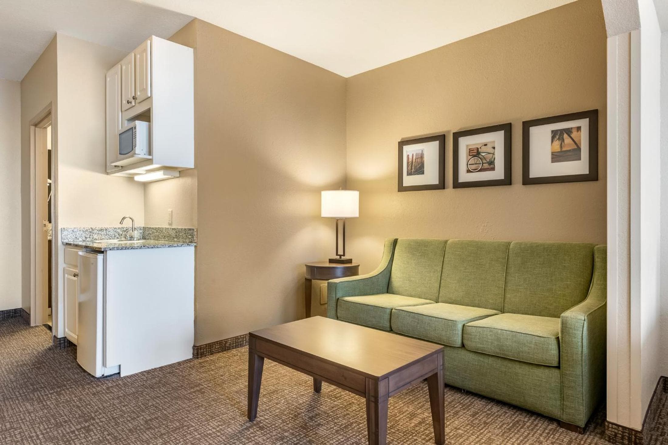 Comfort Suites Maingate East — 29