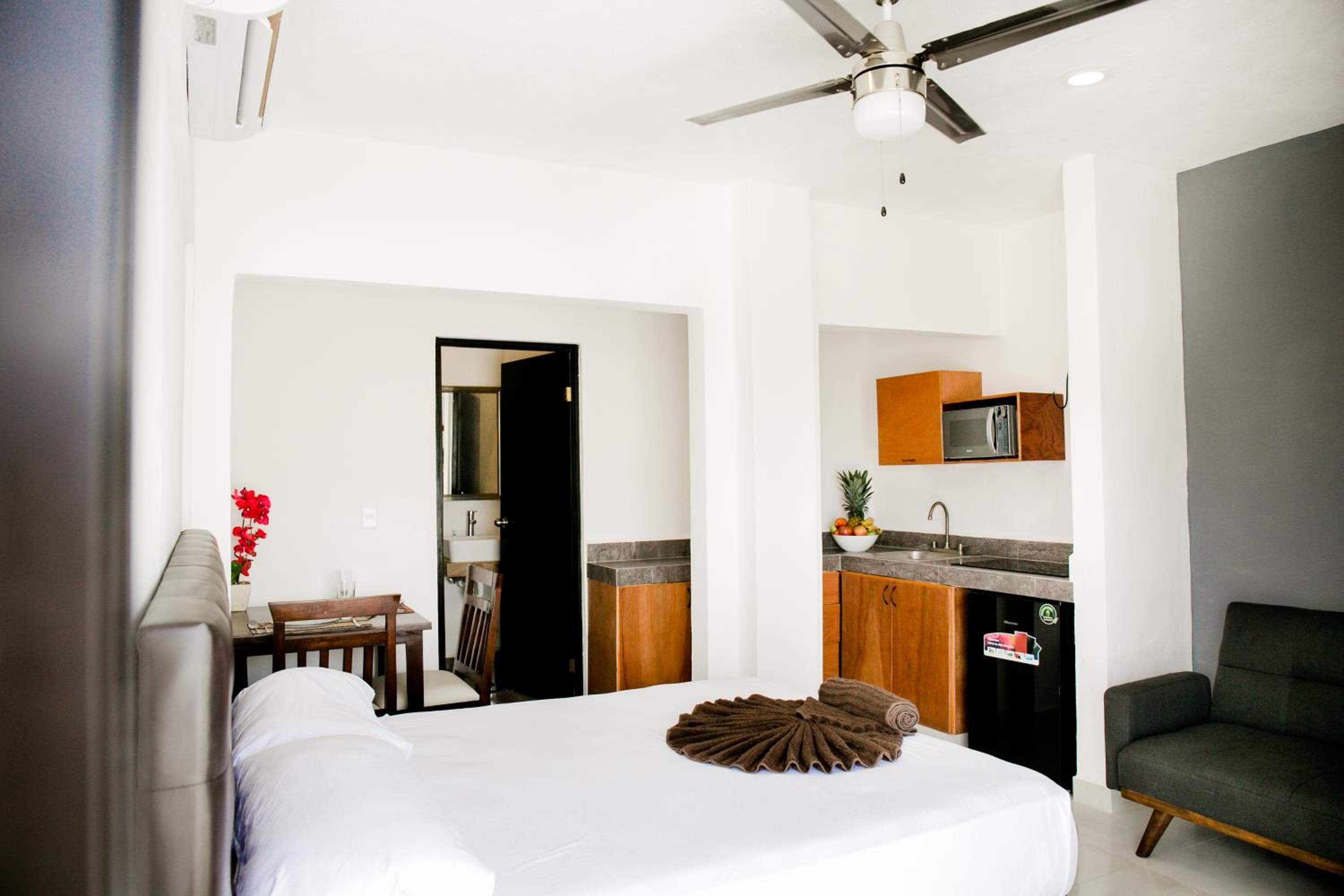 Maui Hostels Playa del Carmen — 22