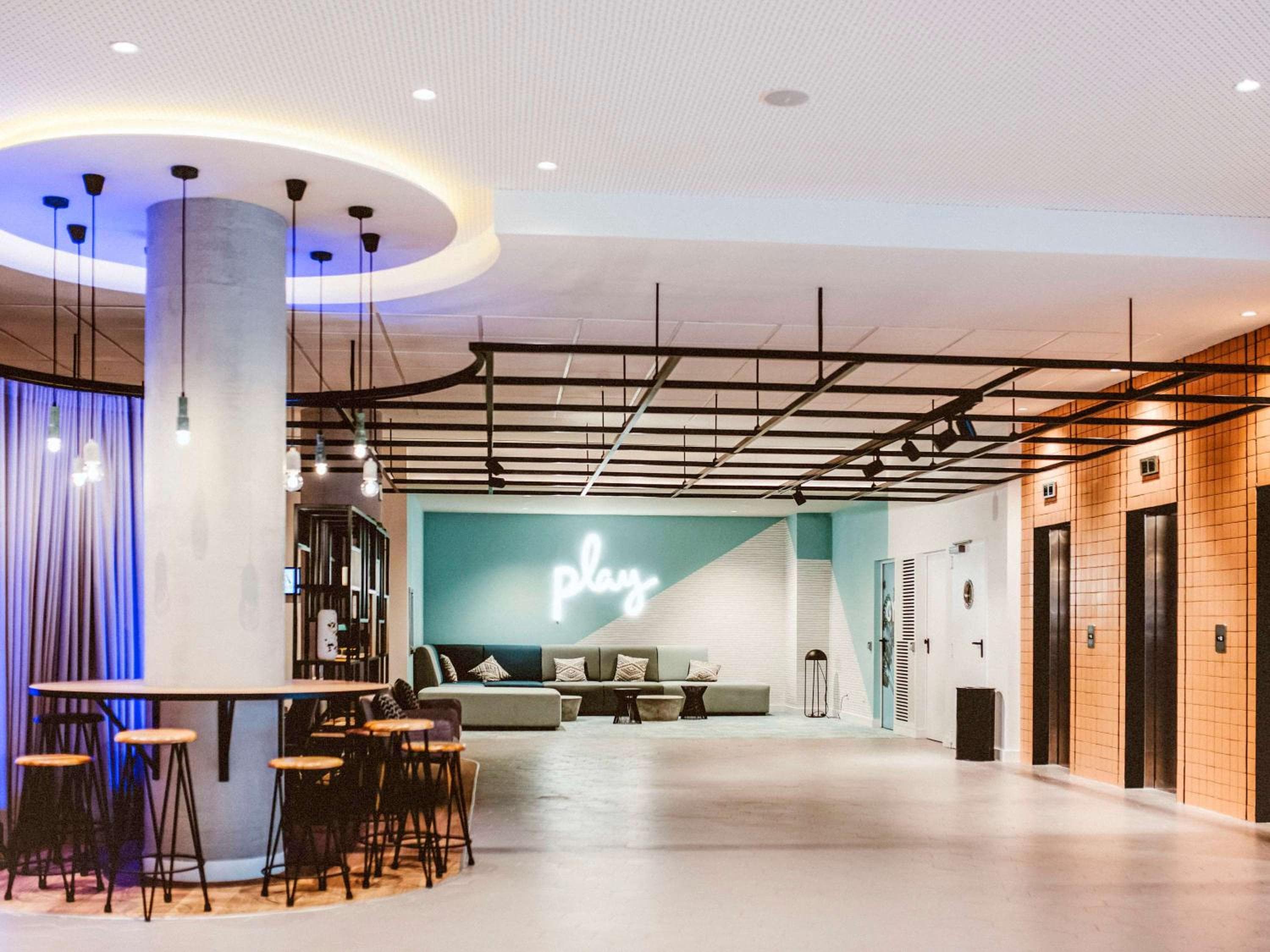 Novotel Madrid Feria and Airport — 8