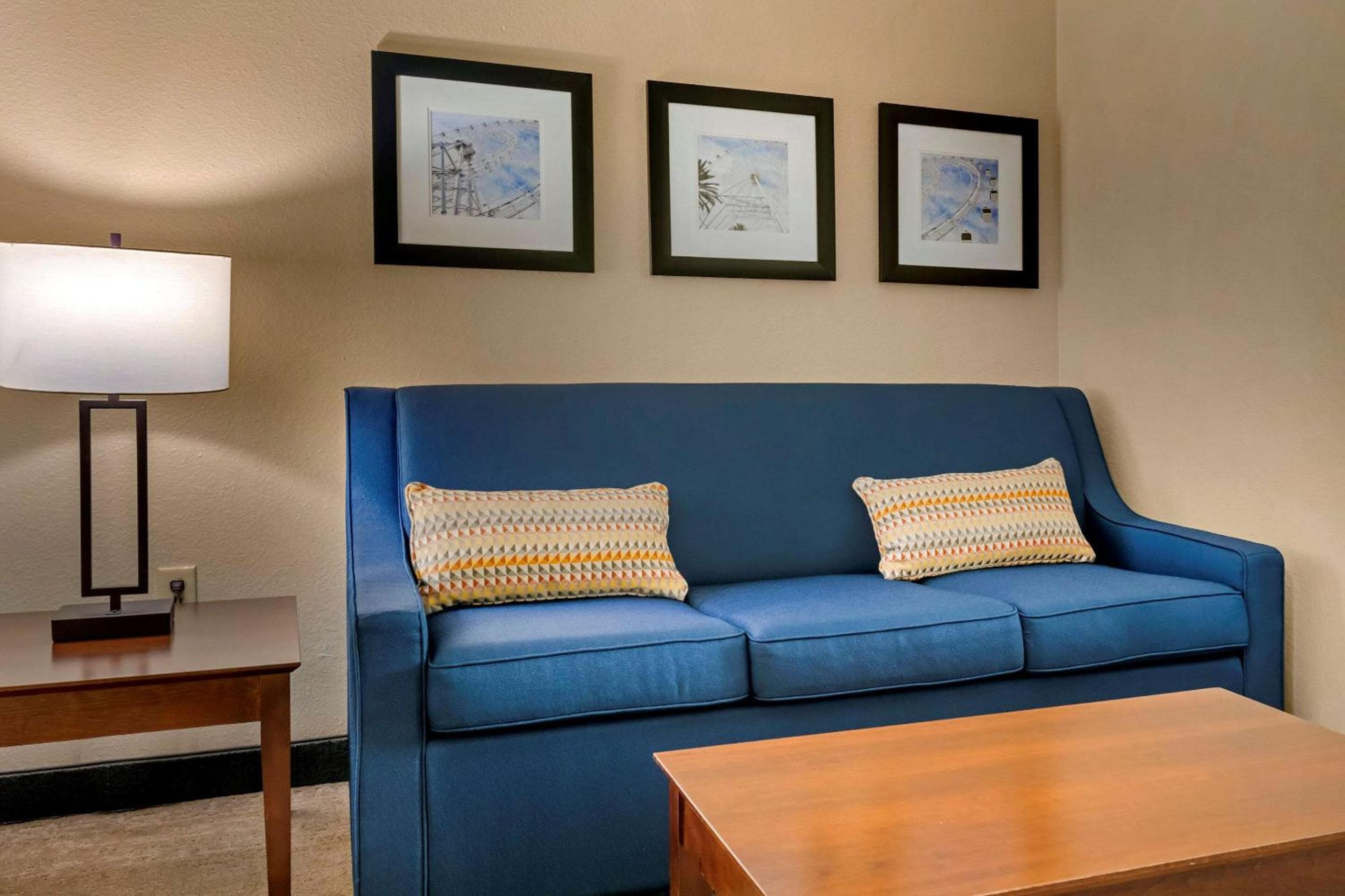 Comfort Suites cerca de Universal Orlando Resort — 12