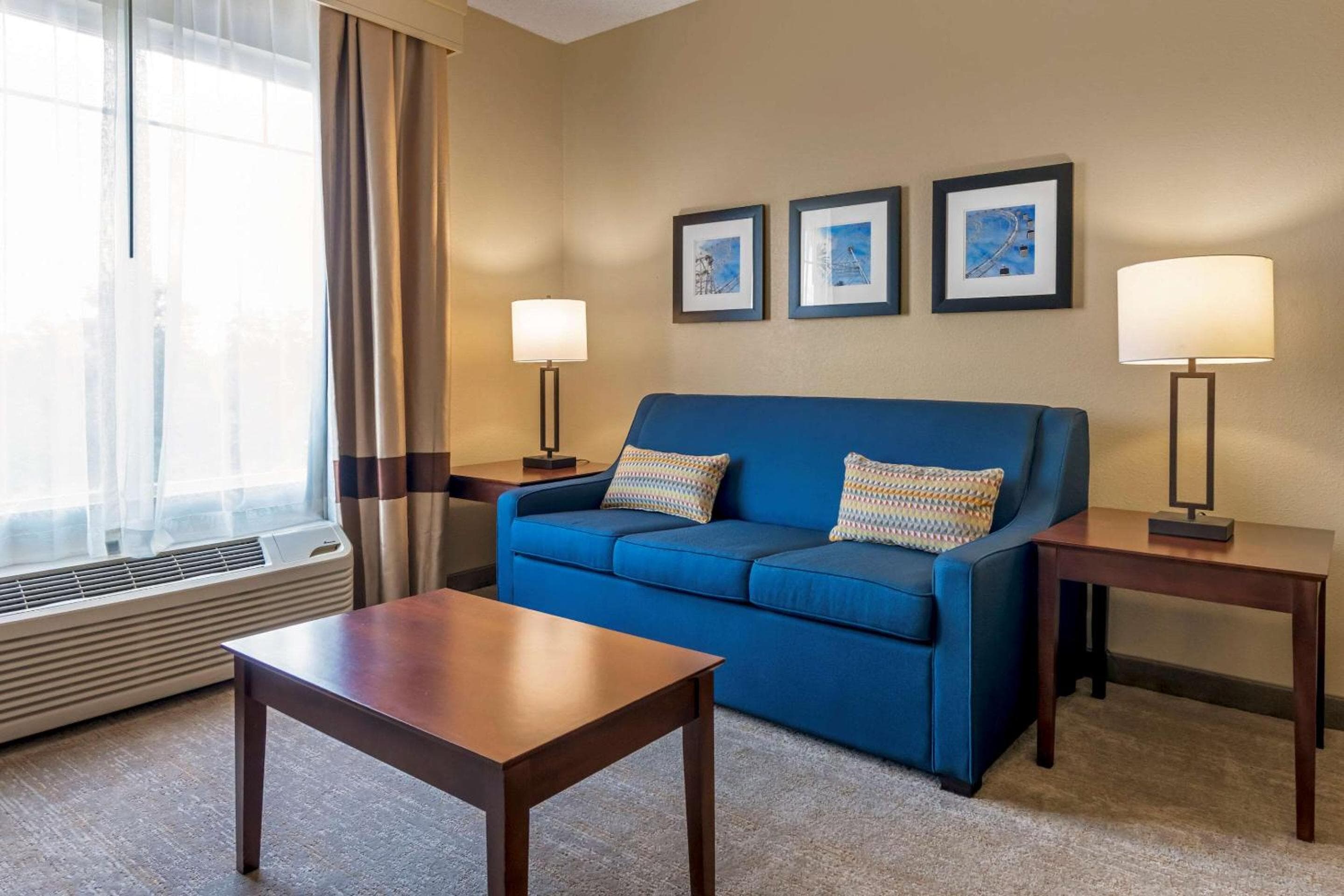 Comfort Suites cerca de Universal Orlando Resort — 17