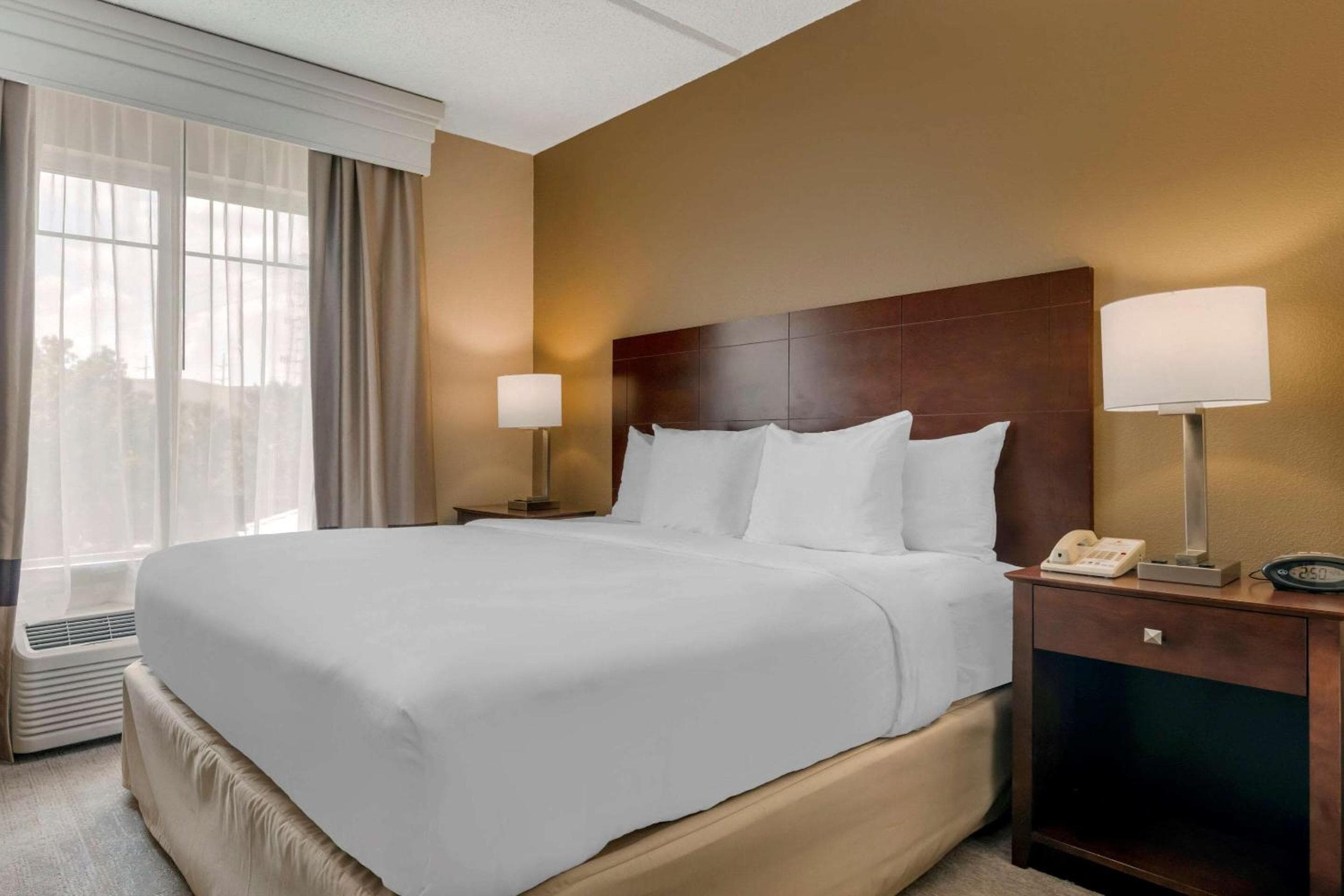 Comfort Suites cerca de Universal Orlando Resort — 26
