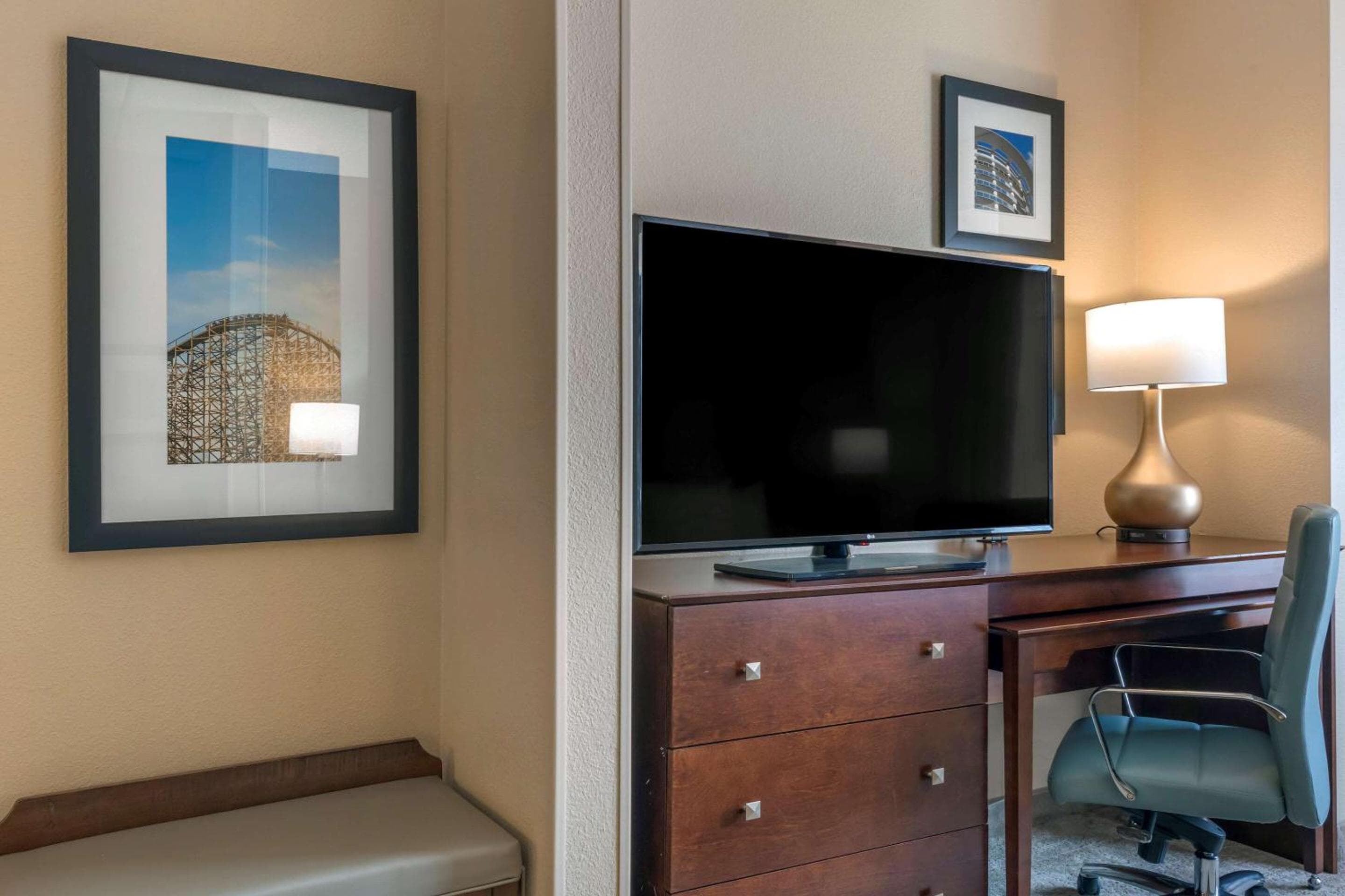 Comfort Suites cerca de Universal Orlando Resort — 27