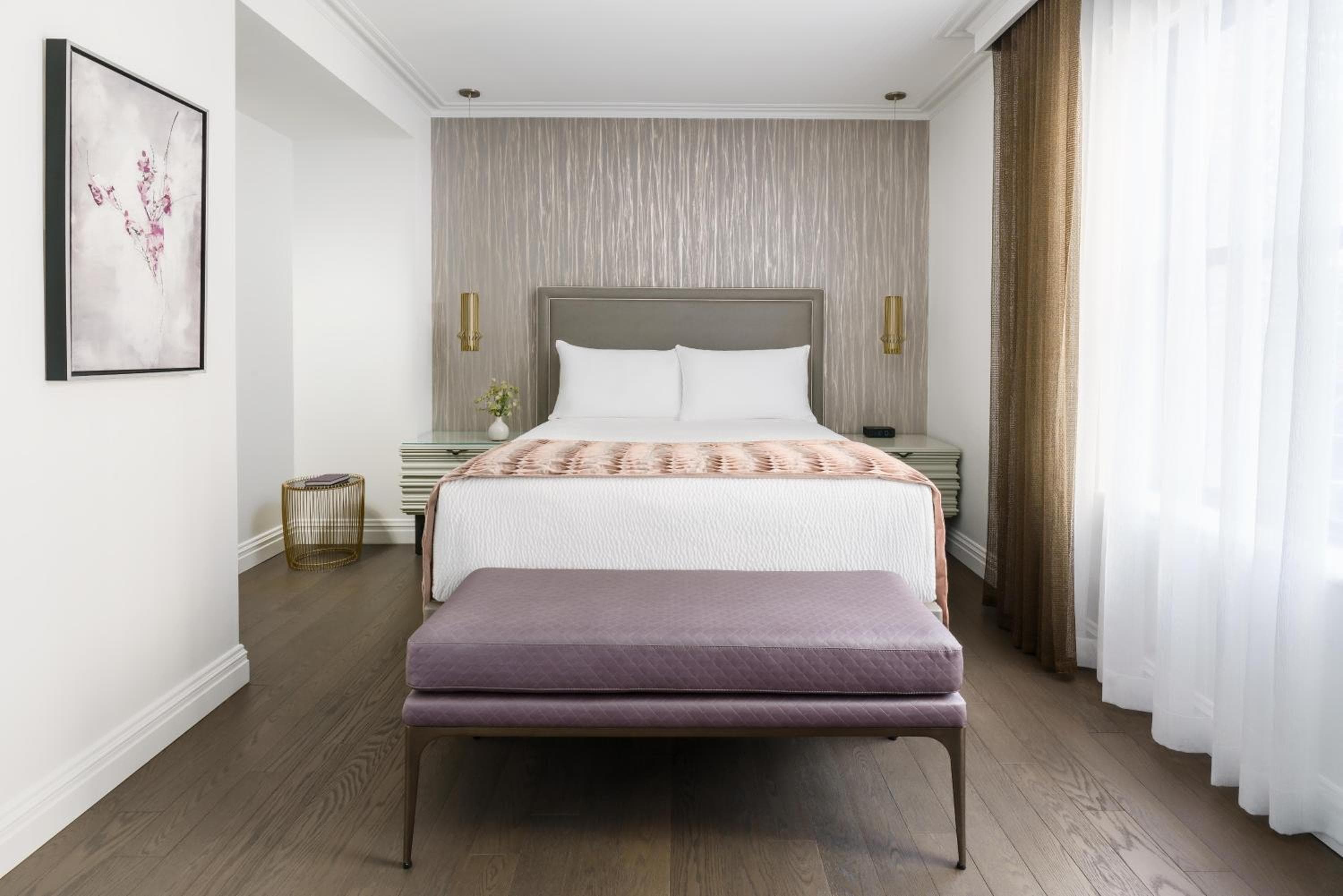 Das Wallace Hotel — 14