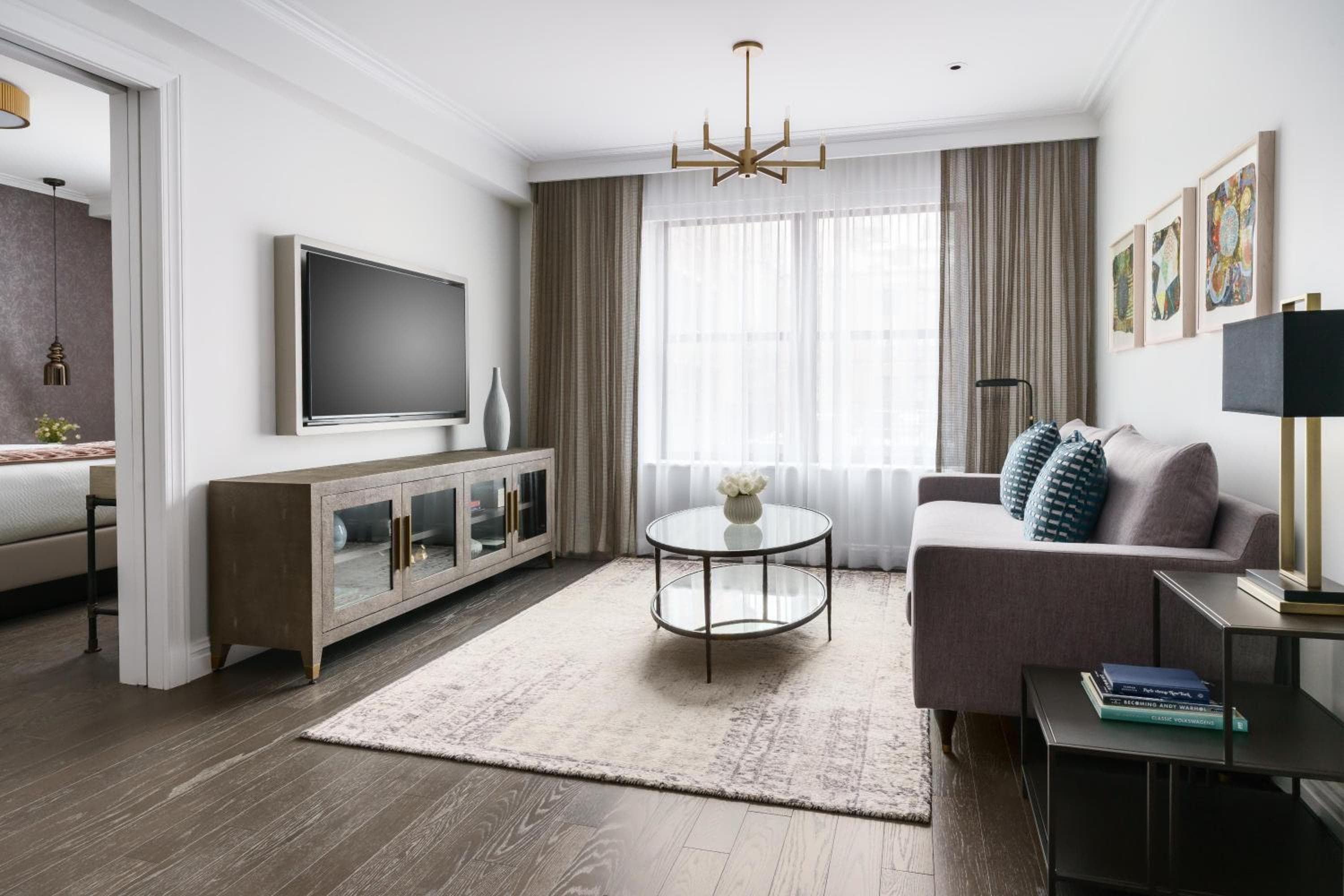 Das Wallace Hotel — 11