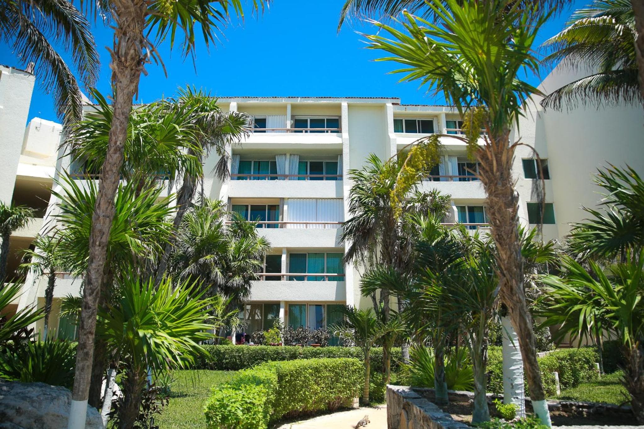 Solymar Beach Condos — 16