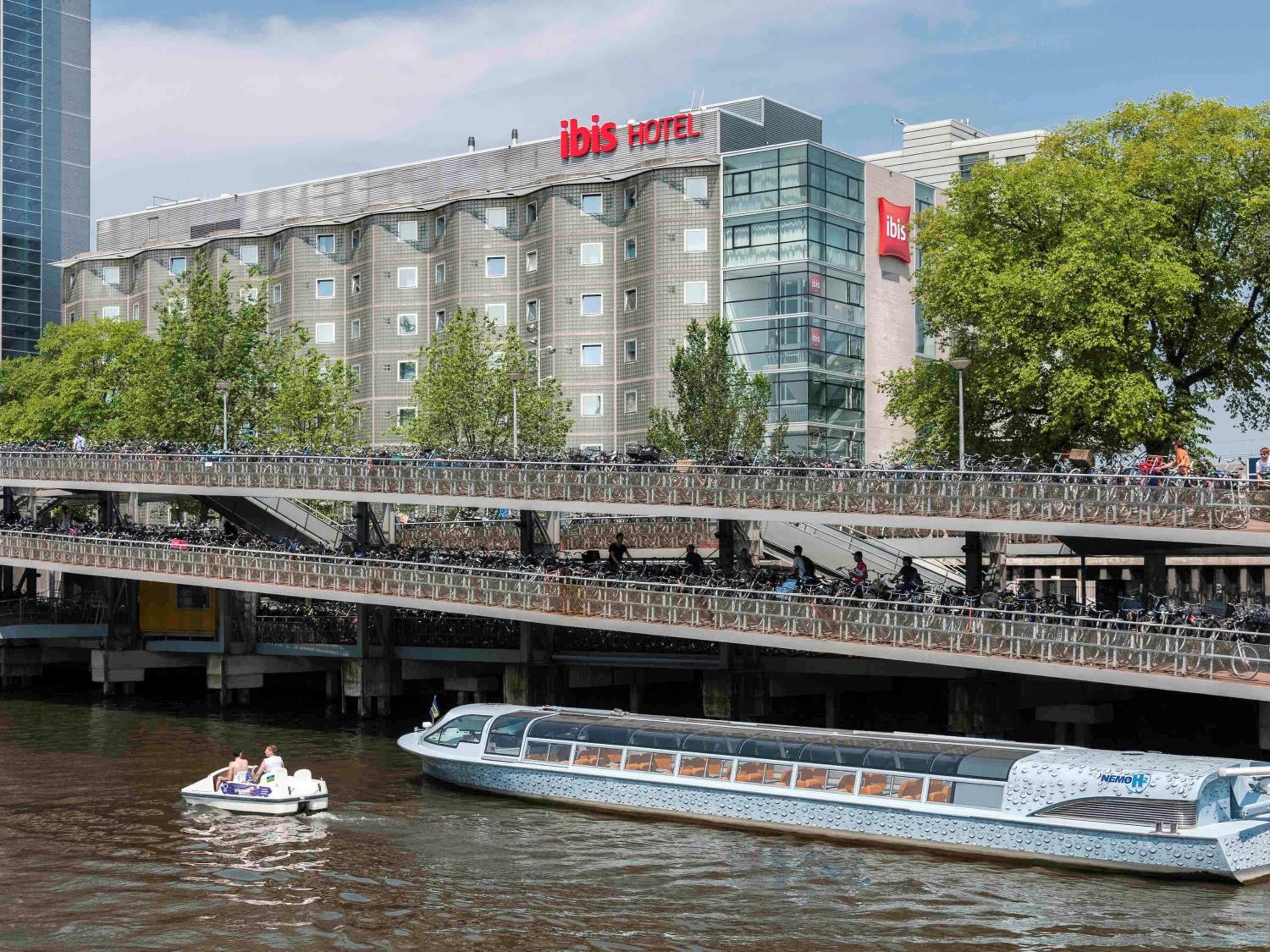 irás al centro de Amsterdam — 1