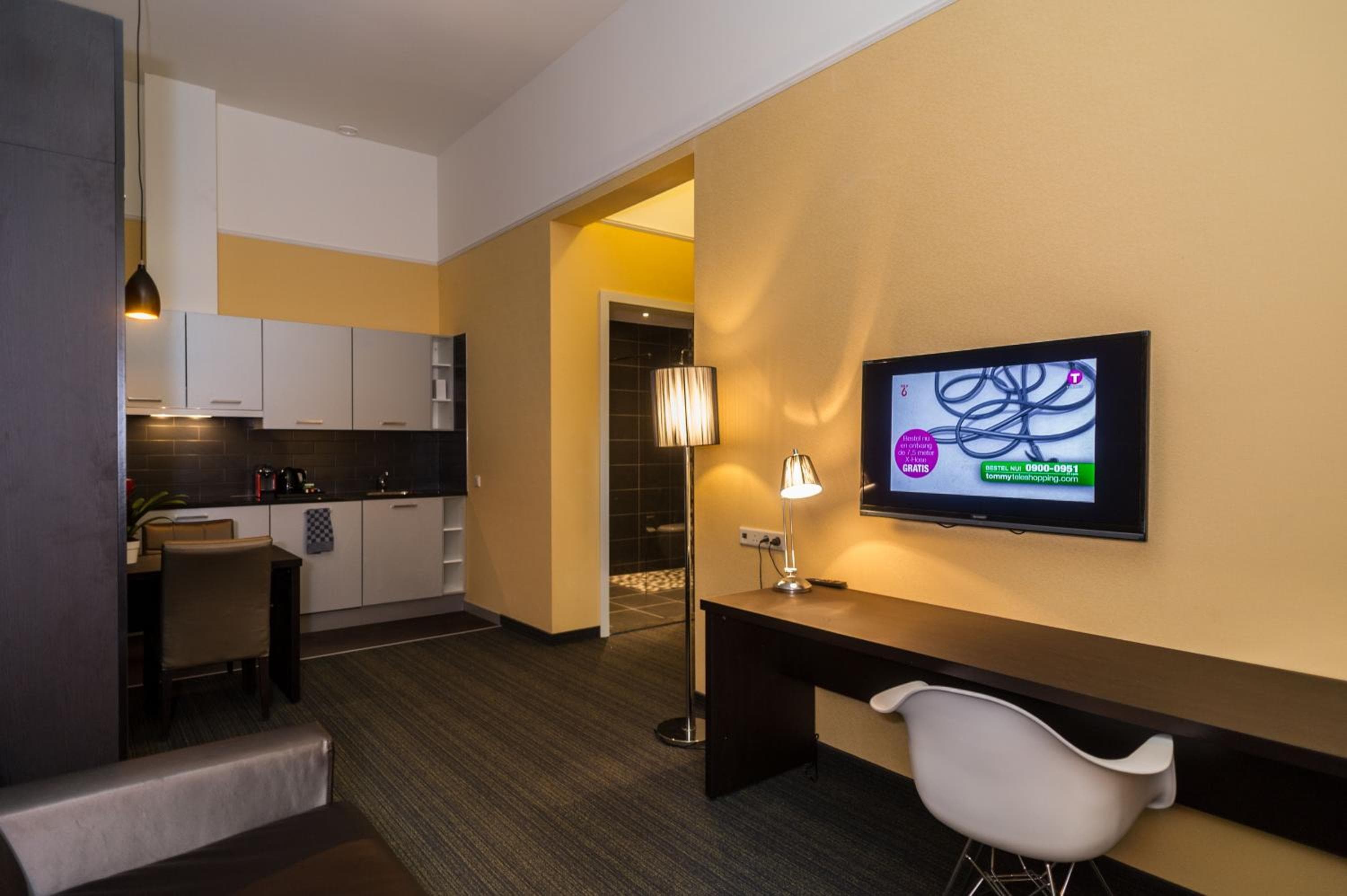 Goldenes Herrenhaus Aparthotel — 10