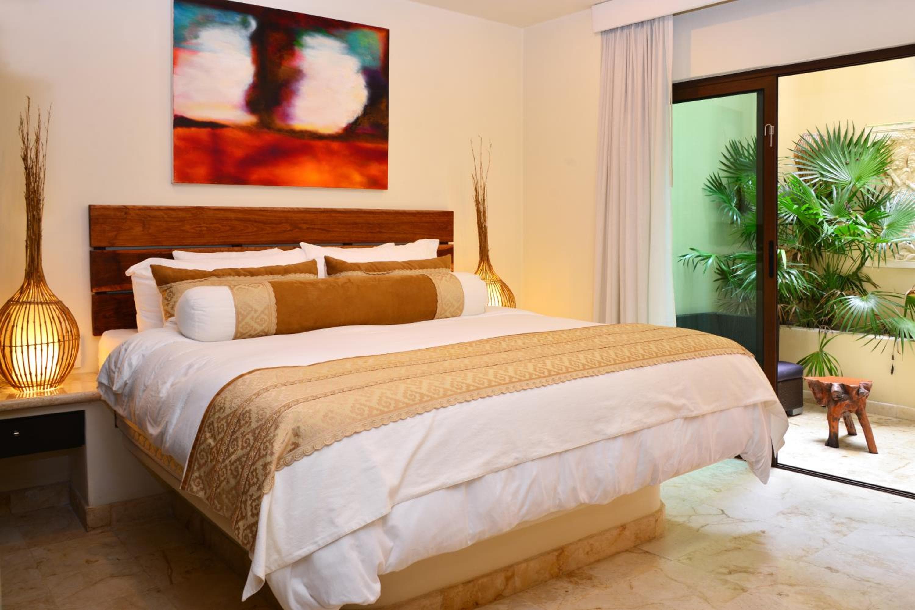 El Taj Oceanfront and Beachside Condo Hotel — 16