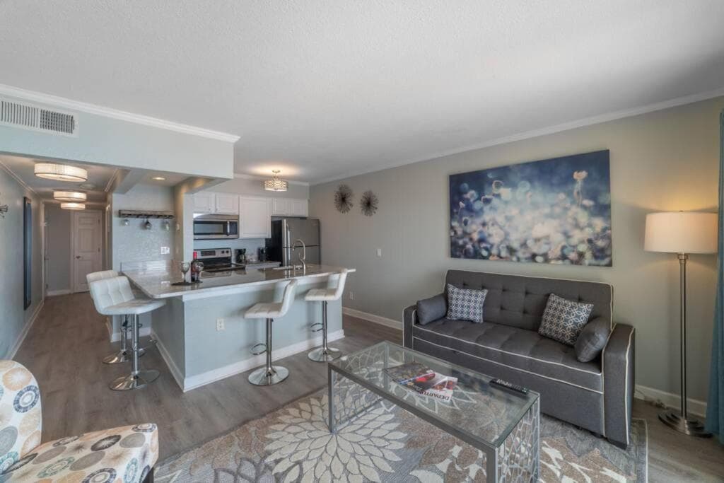 421-Fully renovated, WIFI, Pool, Amazing Views, Near BUCS Stadium — 22