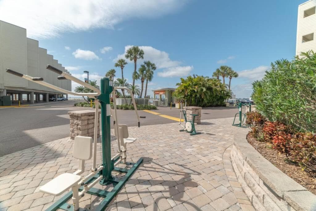 421-Fully renovated, WIFI, Pool, Amazing Views, Near BUCS Stadium — 6