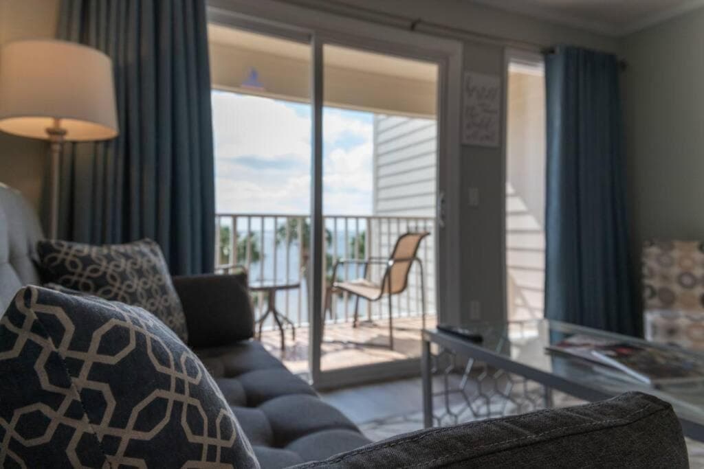 421-Fully renovated, WIFI, Pool, Amazing Views, Near BUCS Stadium — 25