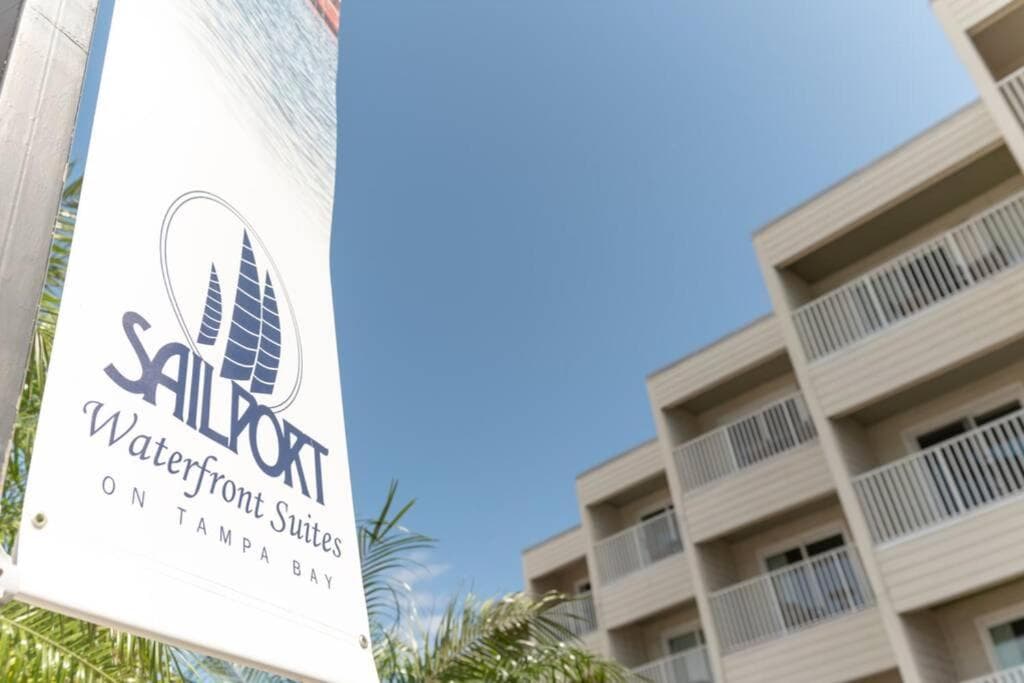 421-Fully renovated, WIFI, Pool, Amazing Views, Near BUCS Stadium — 27
