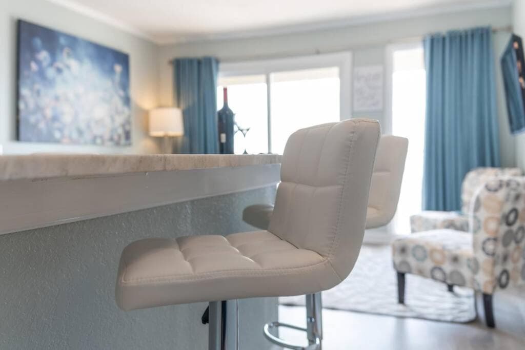 421-Fully renovated, WIFI, Pool, Amazing Views, Near BUCS Stadium — 28