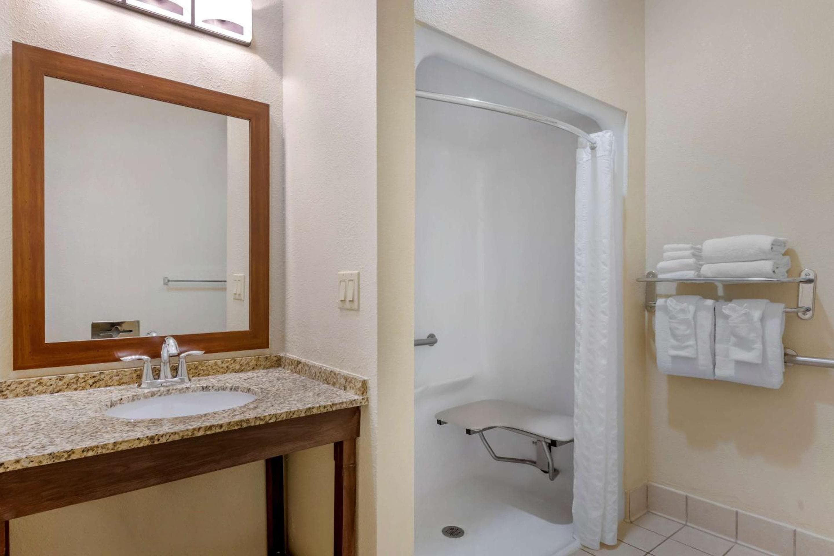 Comfort Suites cerca de Universal Orlando Resort — 9