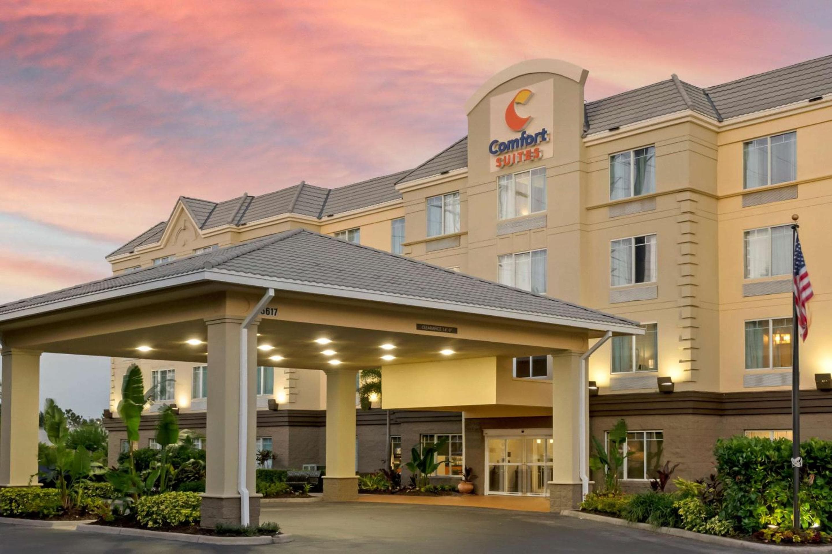 Comfort Suites cerca de Universal Orlando Resort — 2